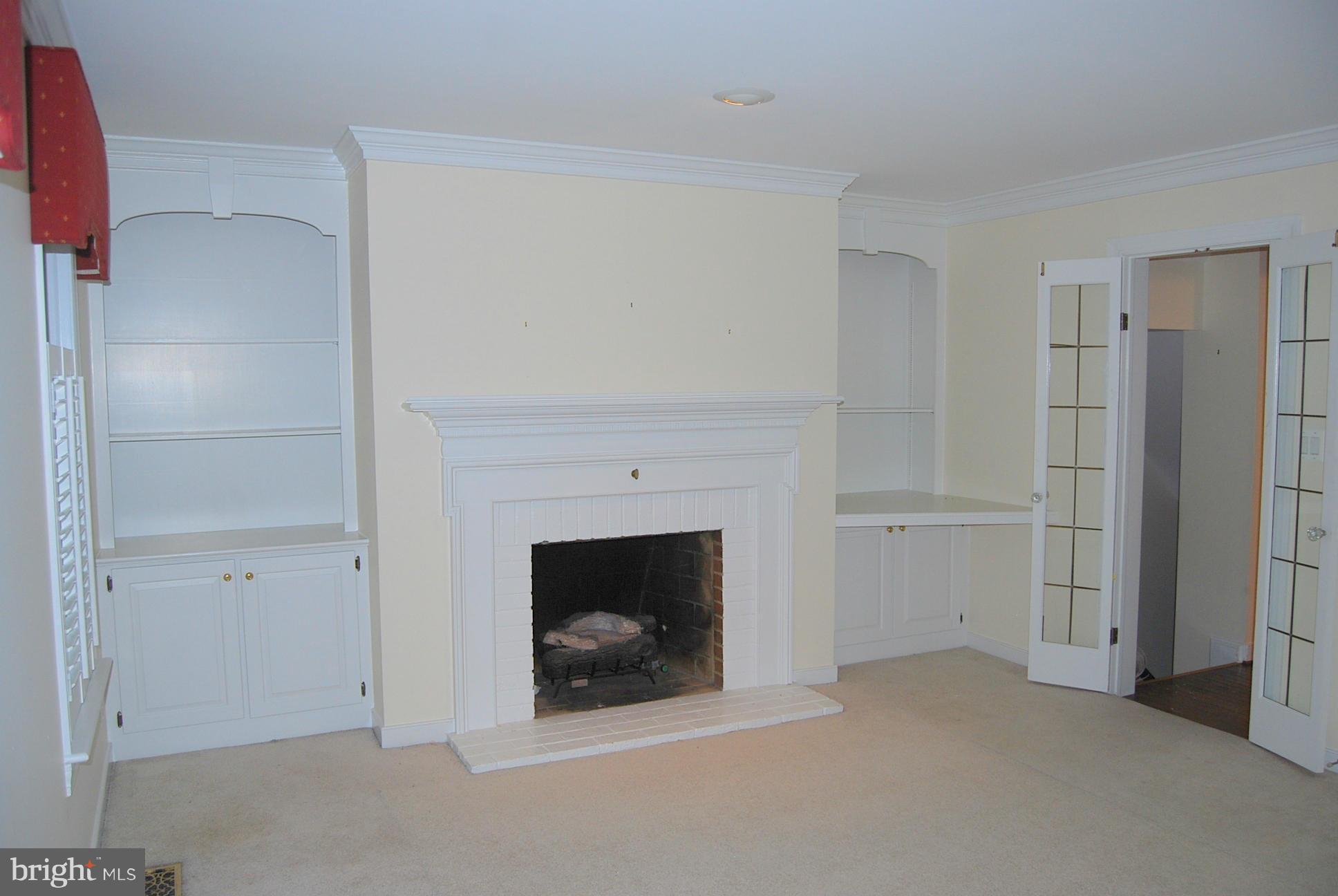 COLLEGE HILL TOWNHOMES - Residential