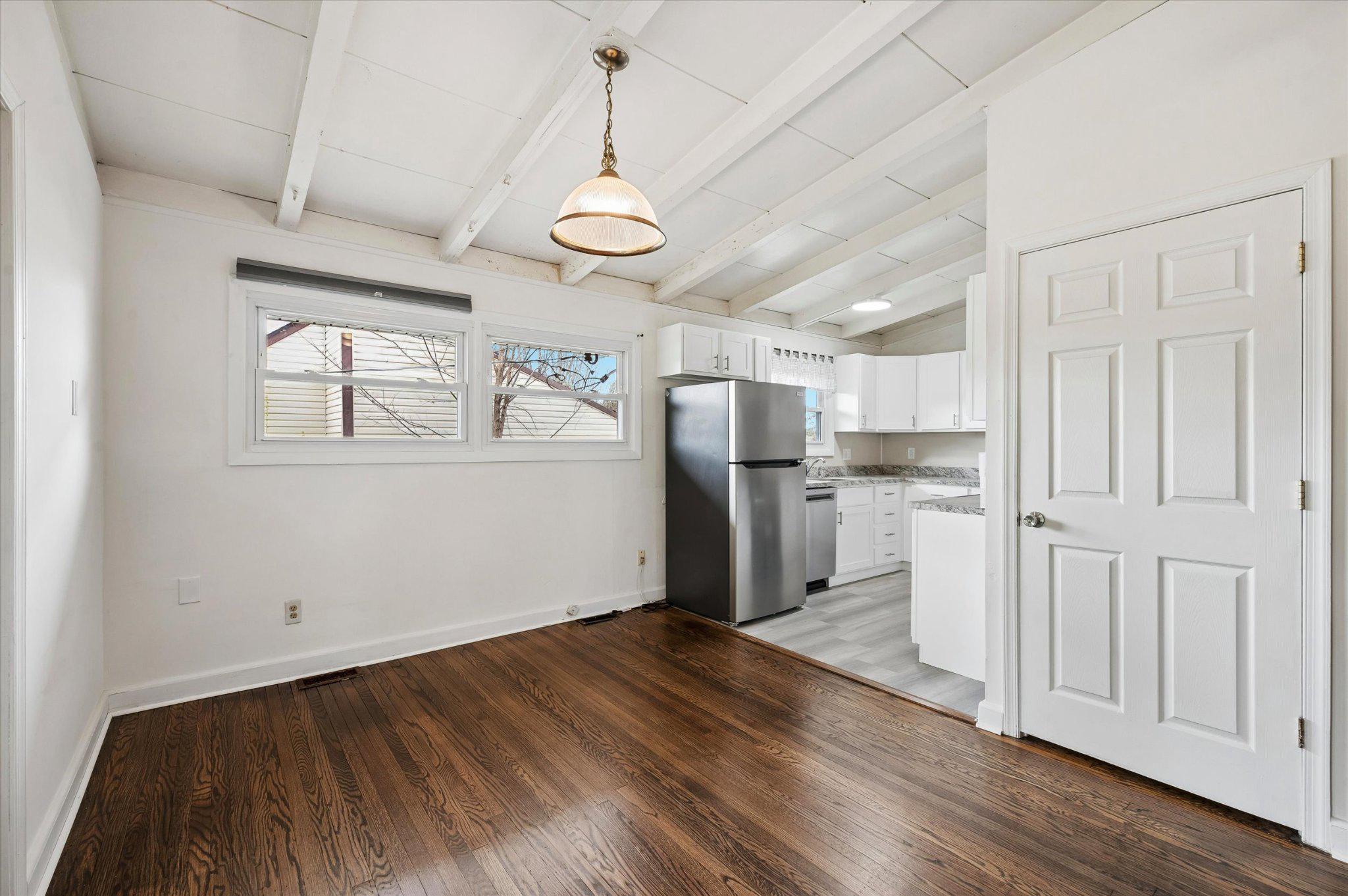 VILLAGE GREEN - Residential