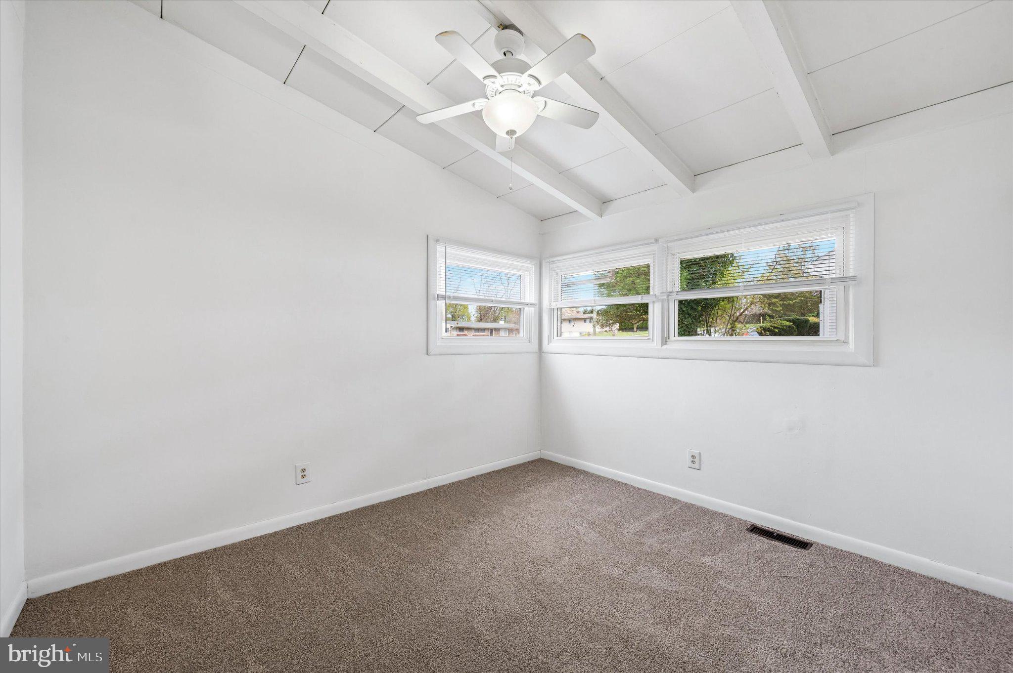 VILLAGE GREEN - Residential