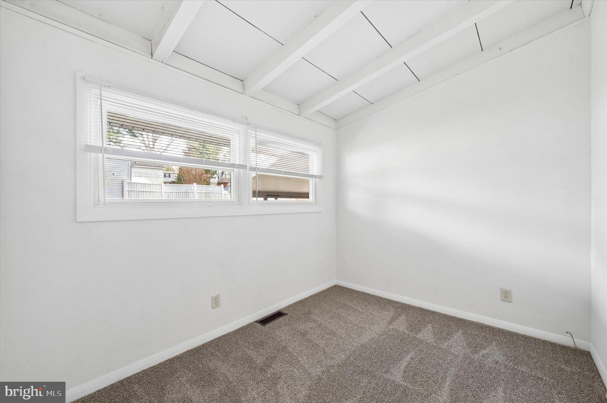 VILLAGE GREEN - Residential