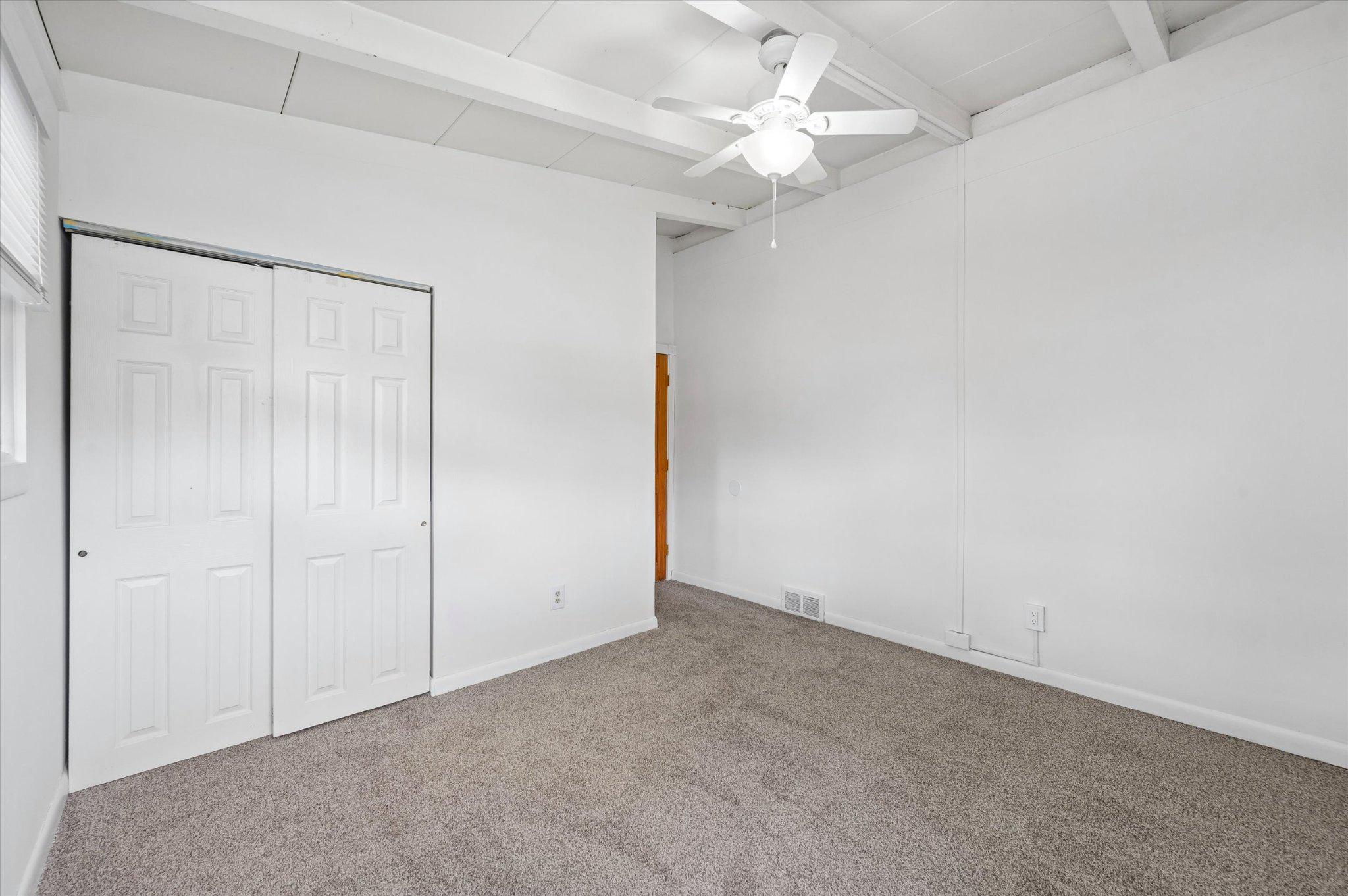 VILLAGE GREEN - Residential