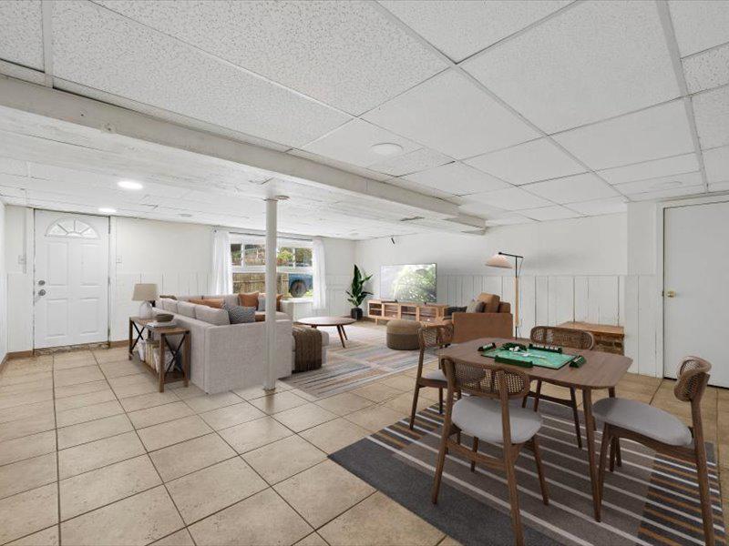 VILLAGE GREEN - Residential