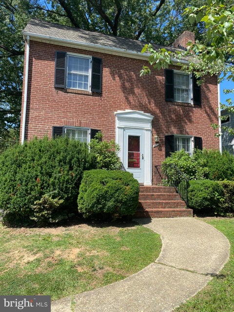 Photo of 4829 16th Street N, ARLINGTON, VA 22205 (MLS # VAAR2080110)