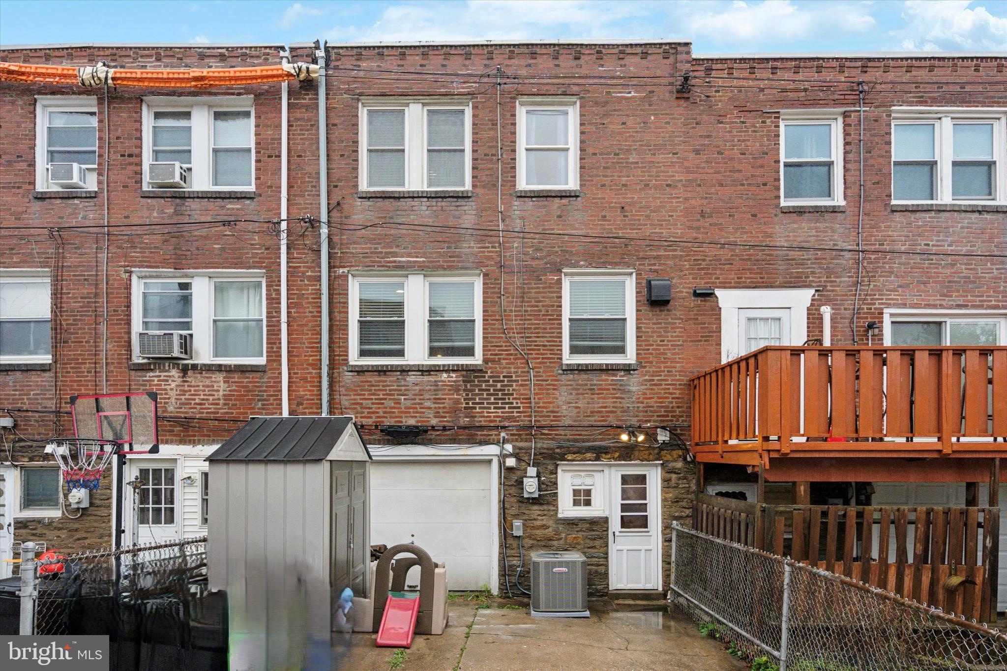 ROXBOROUGH - Residential