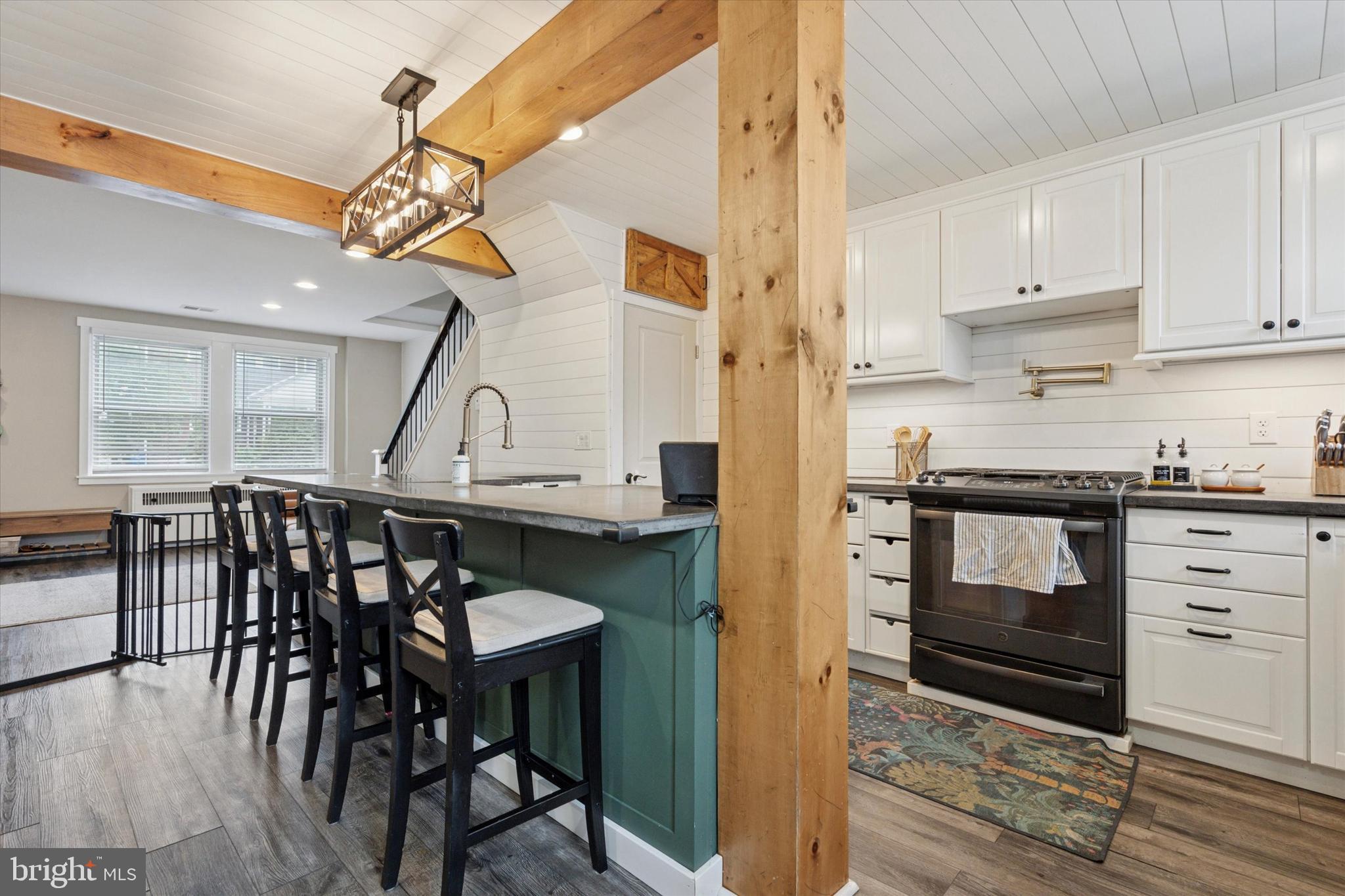 ROXBOROUGH - Residential