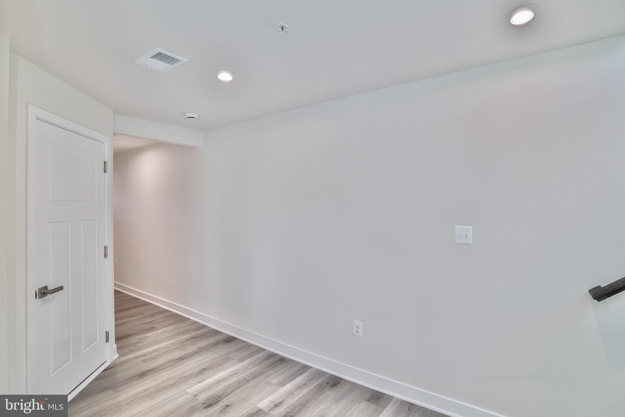 PARKSIDE - Residential Lease