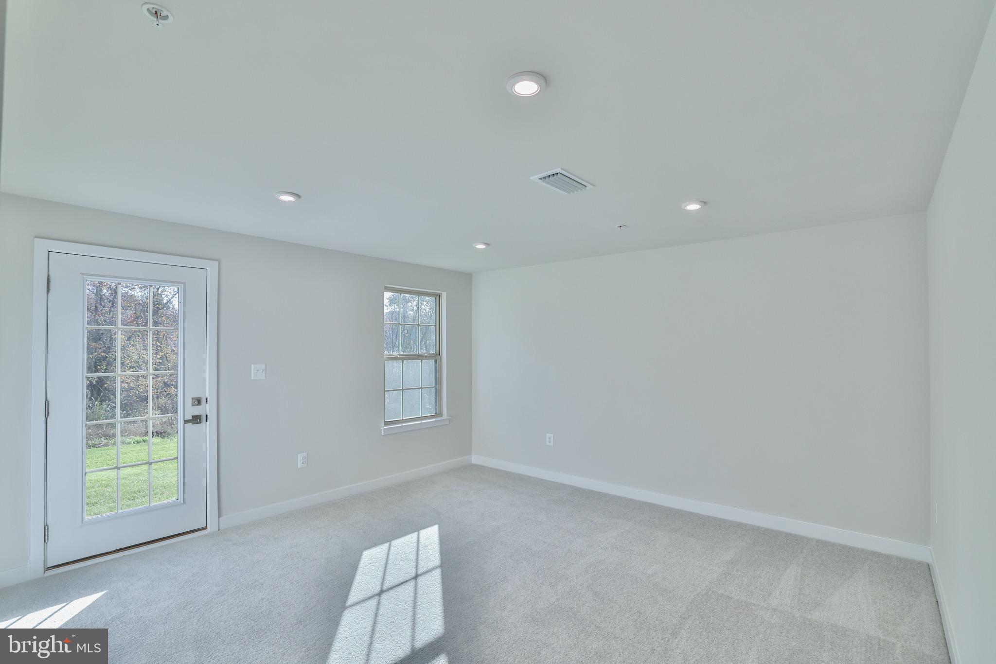 PARKSIDE - Residential Lease