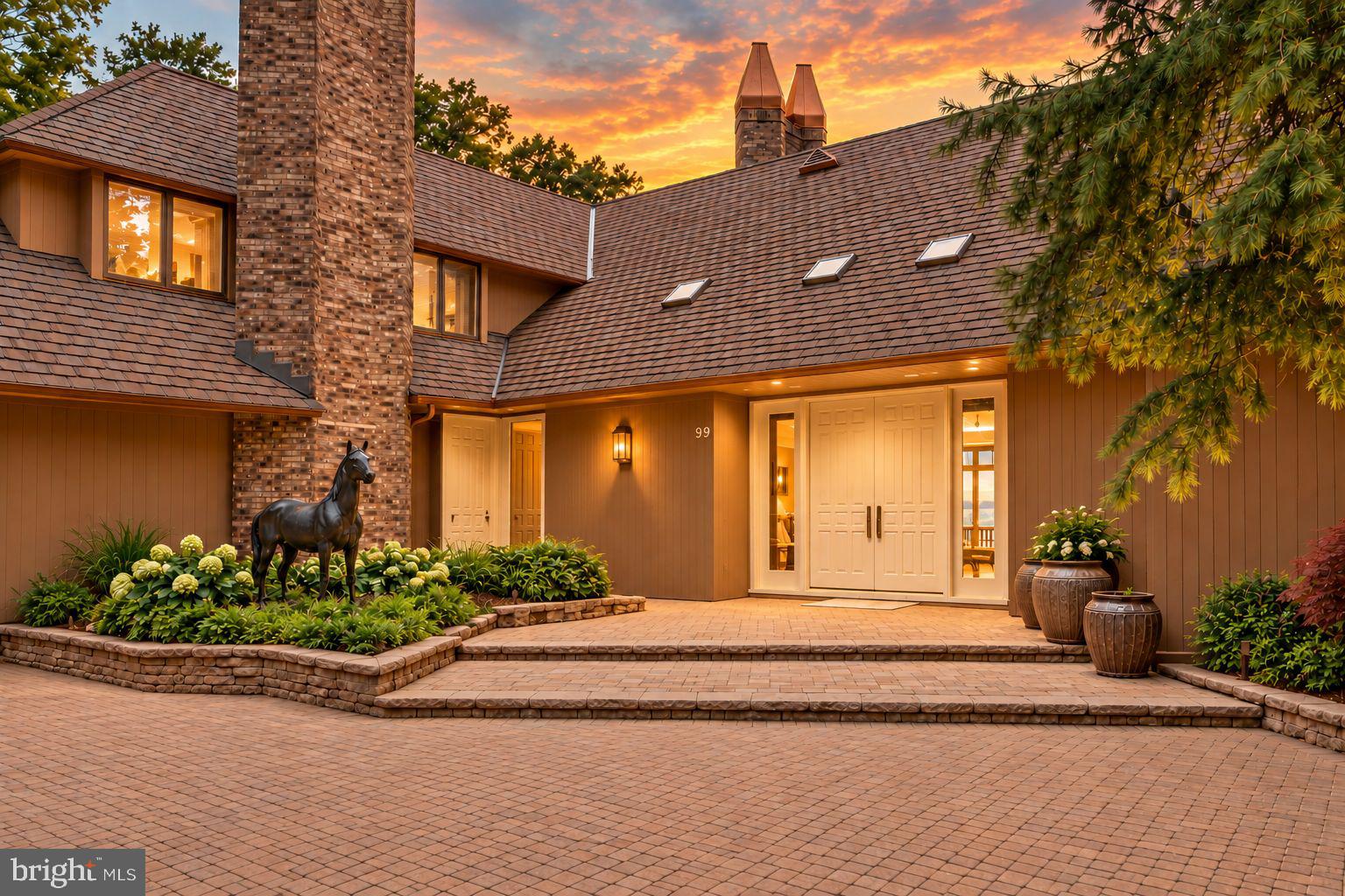 99 HOLLY LANE