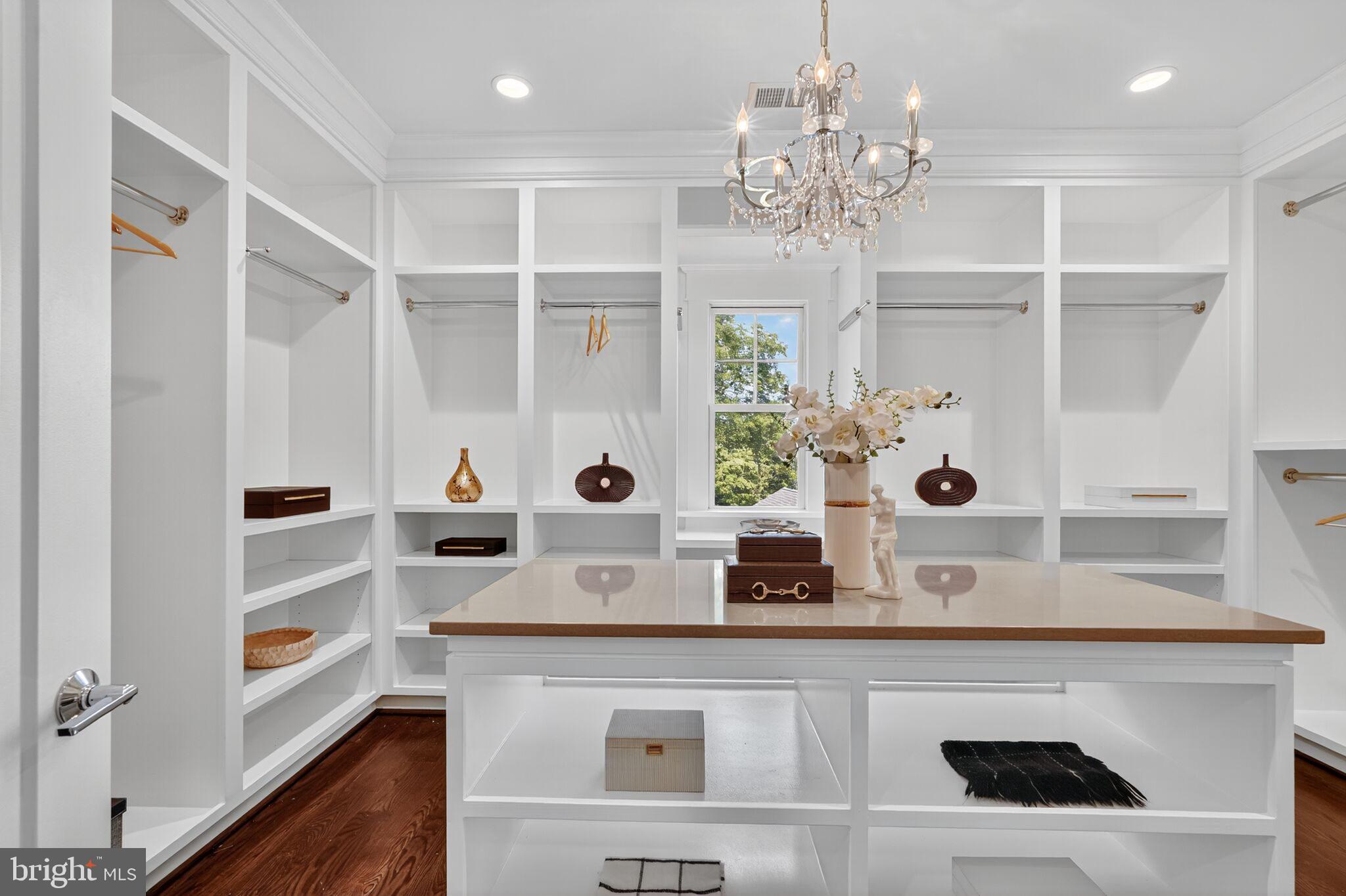 BROYHILL FOREST - Residential