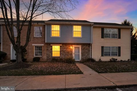 102 LEXTON DRIVE 102 YORK PA 17404
