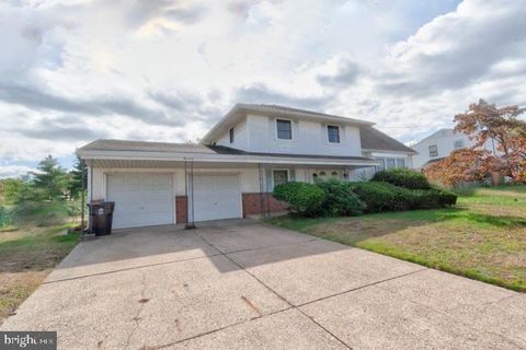 14 MONTCLAIR DRIVE DELRAN NJ 08075