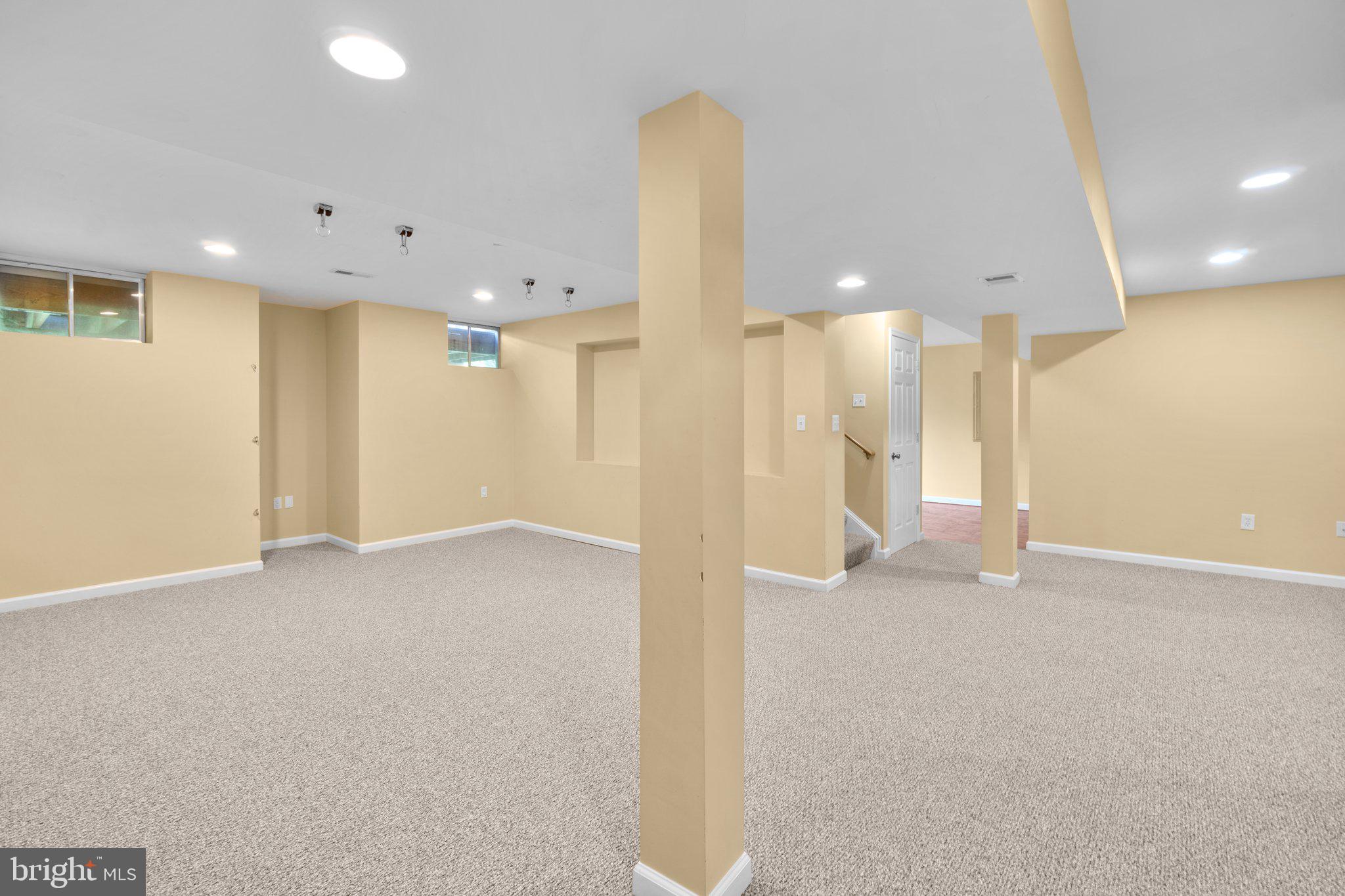 TOWN OF ROUND HILL - Residential