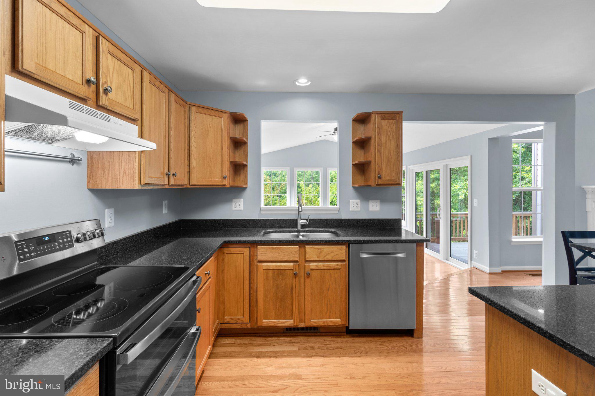 TOWN OF ROUND HILL - Residential