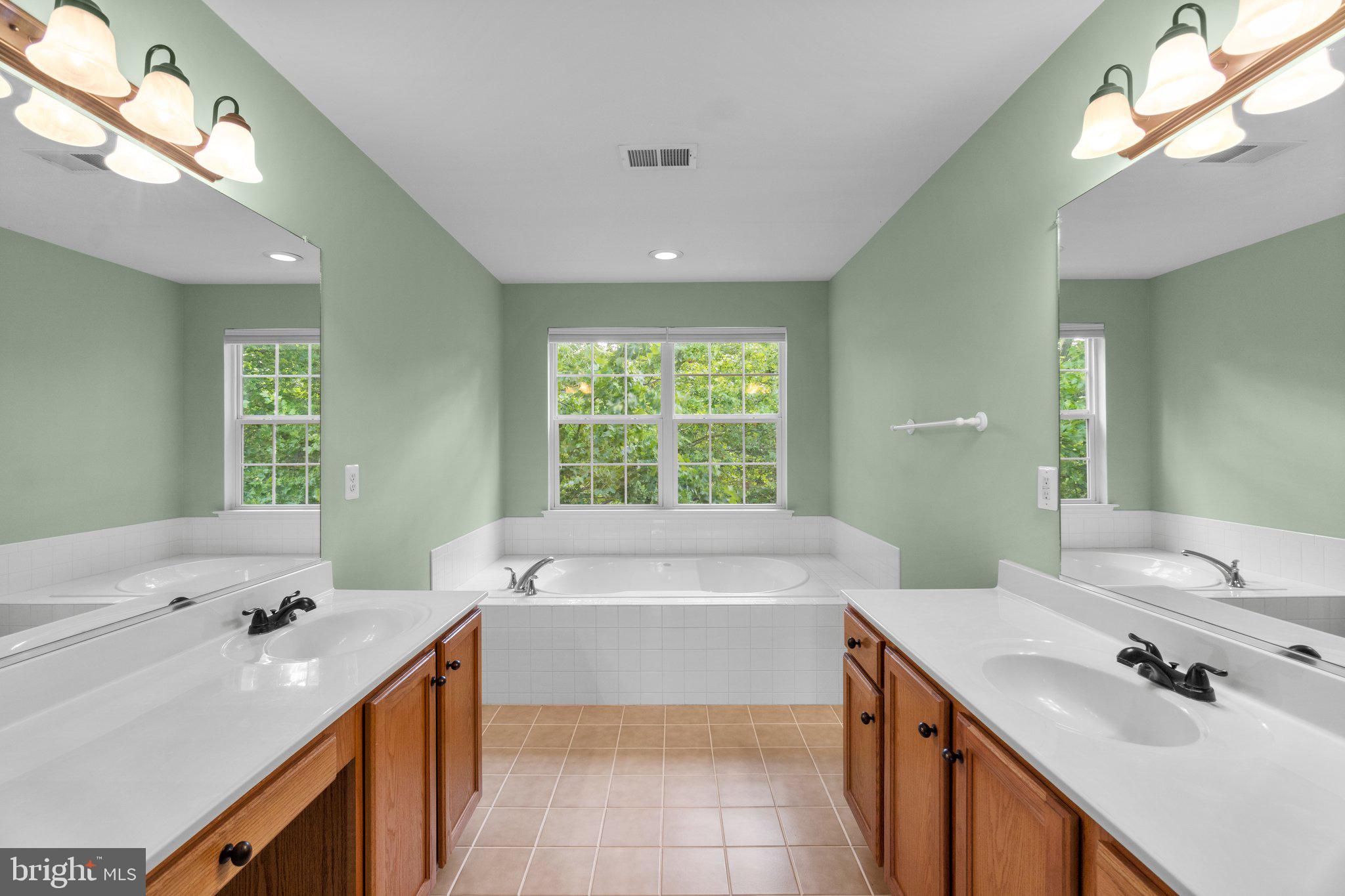 TOWN OF ROUND HILL - Residential