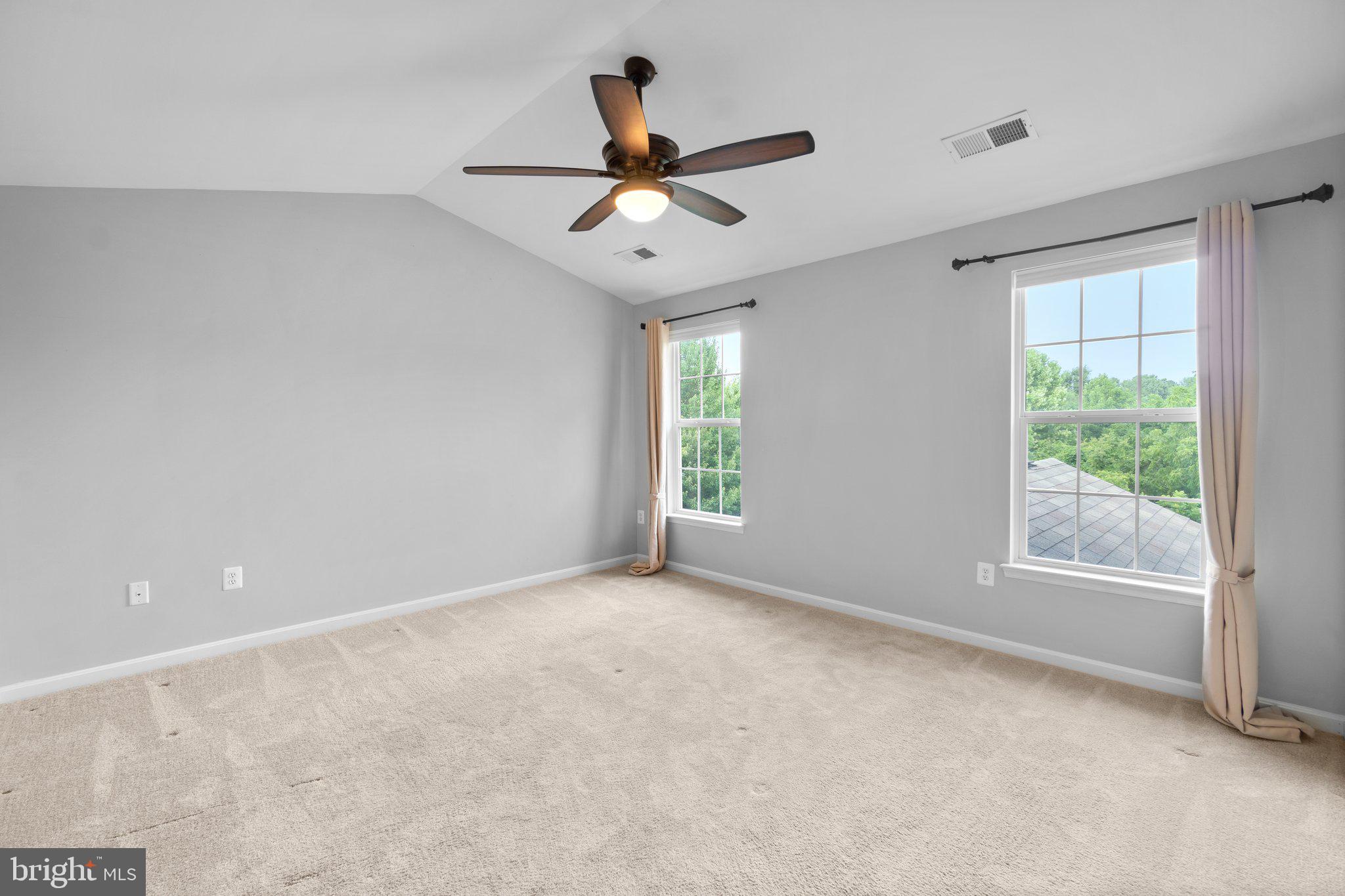 TOWN OF ROUND HILL - Residential