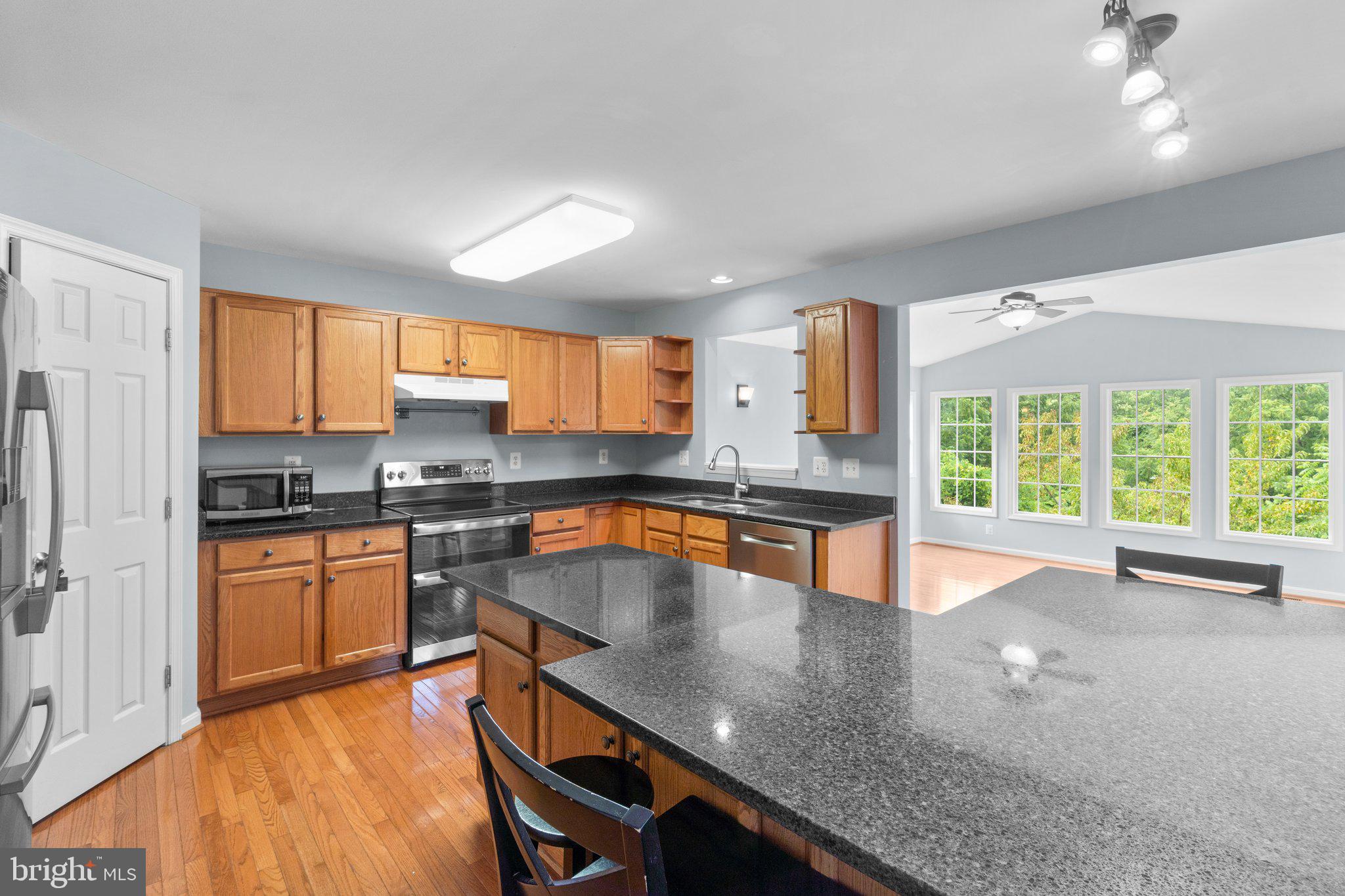 TOWN OF ROUND HILL - Residential