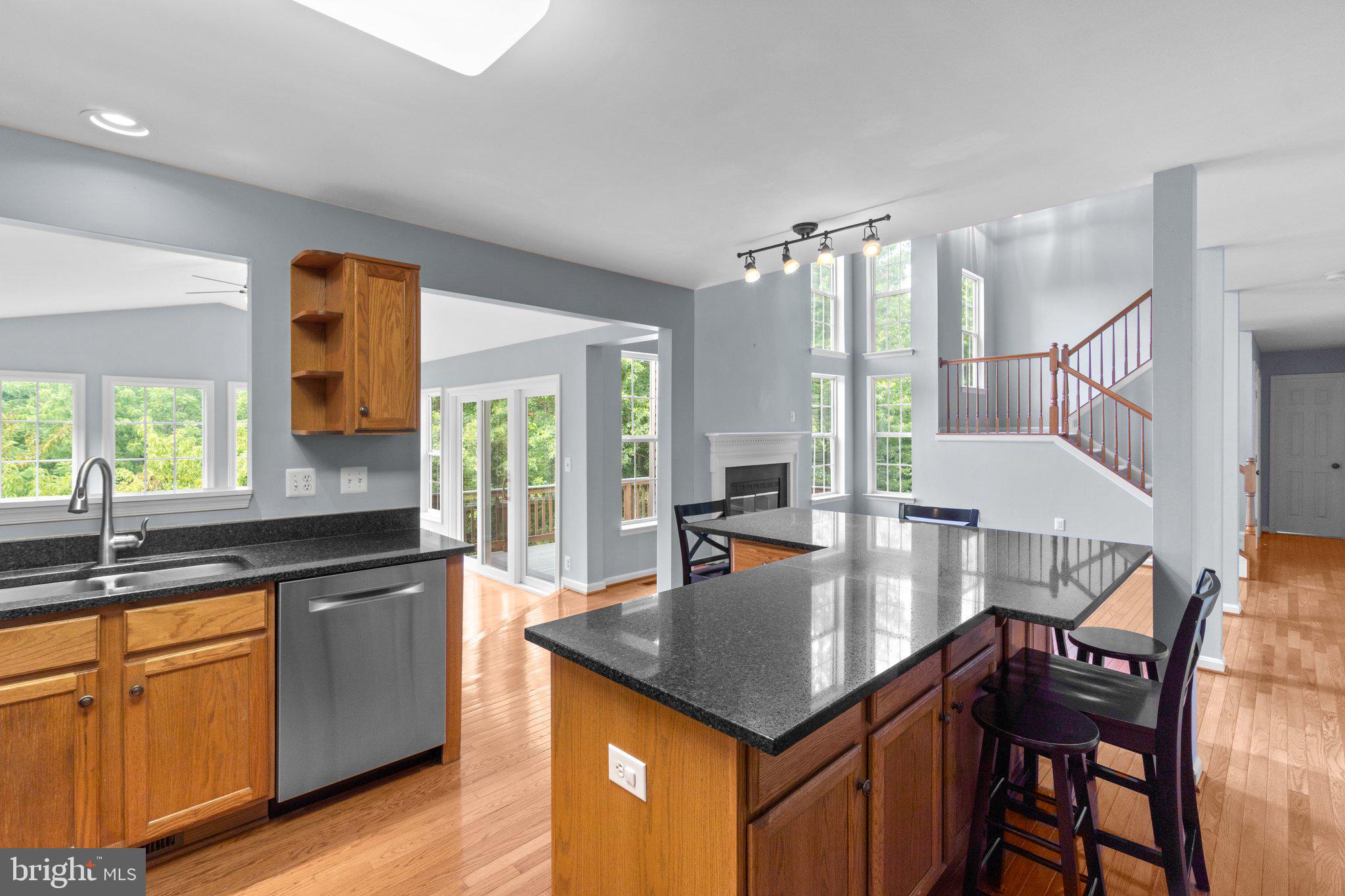 TOWN OF ROUND HILL - Residential