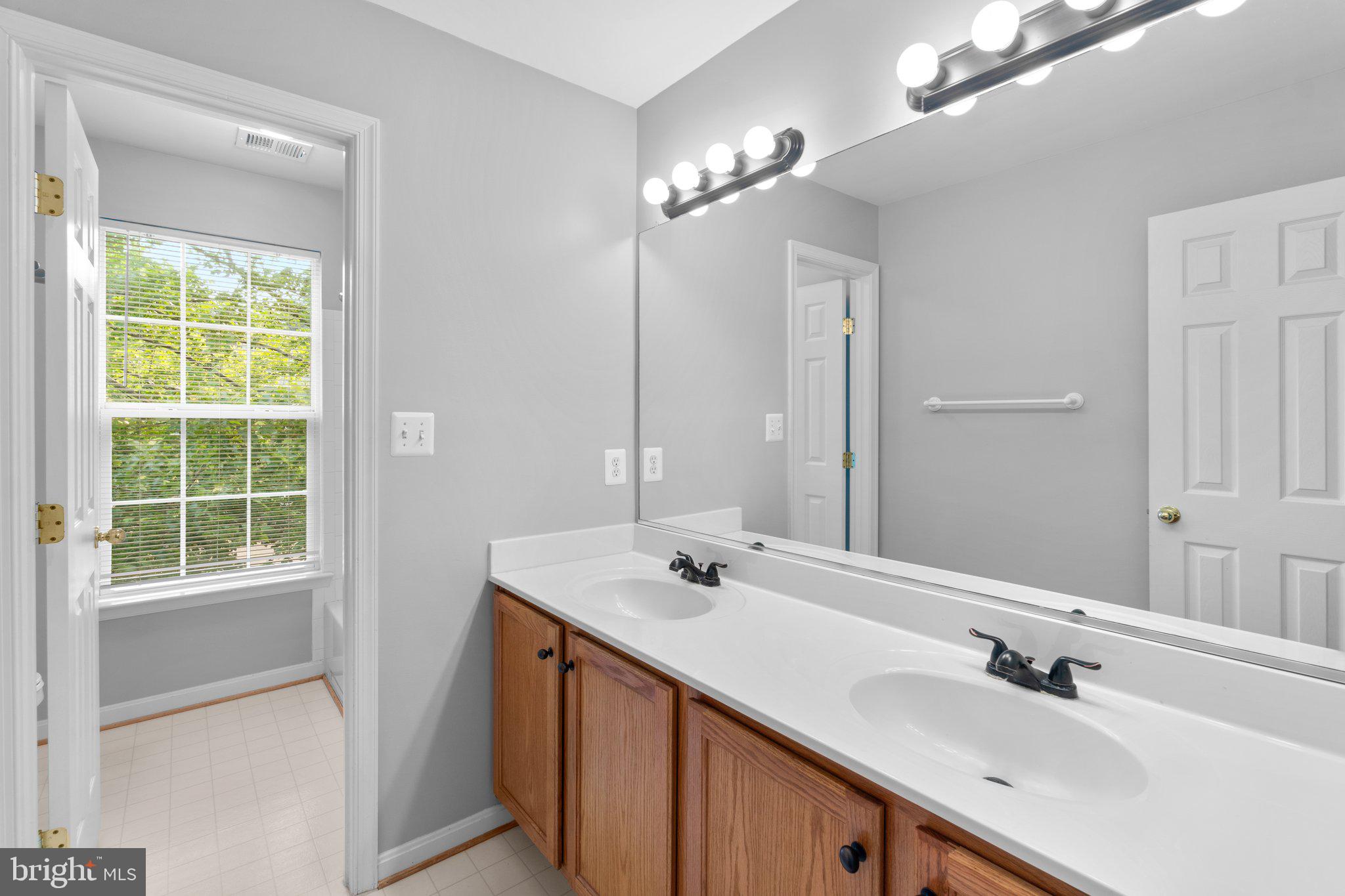 TOWN OF ROUND HILL - Residential