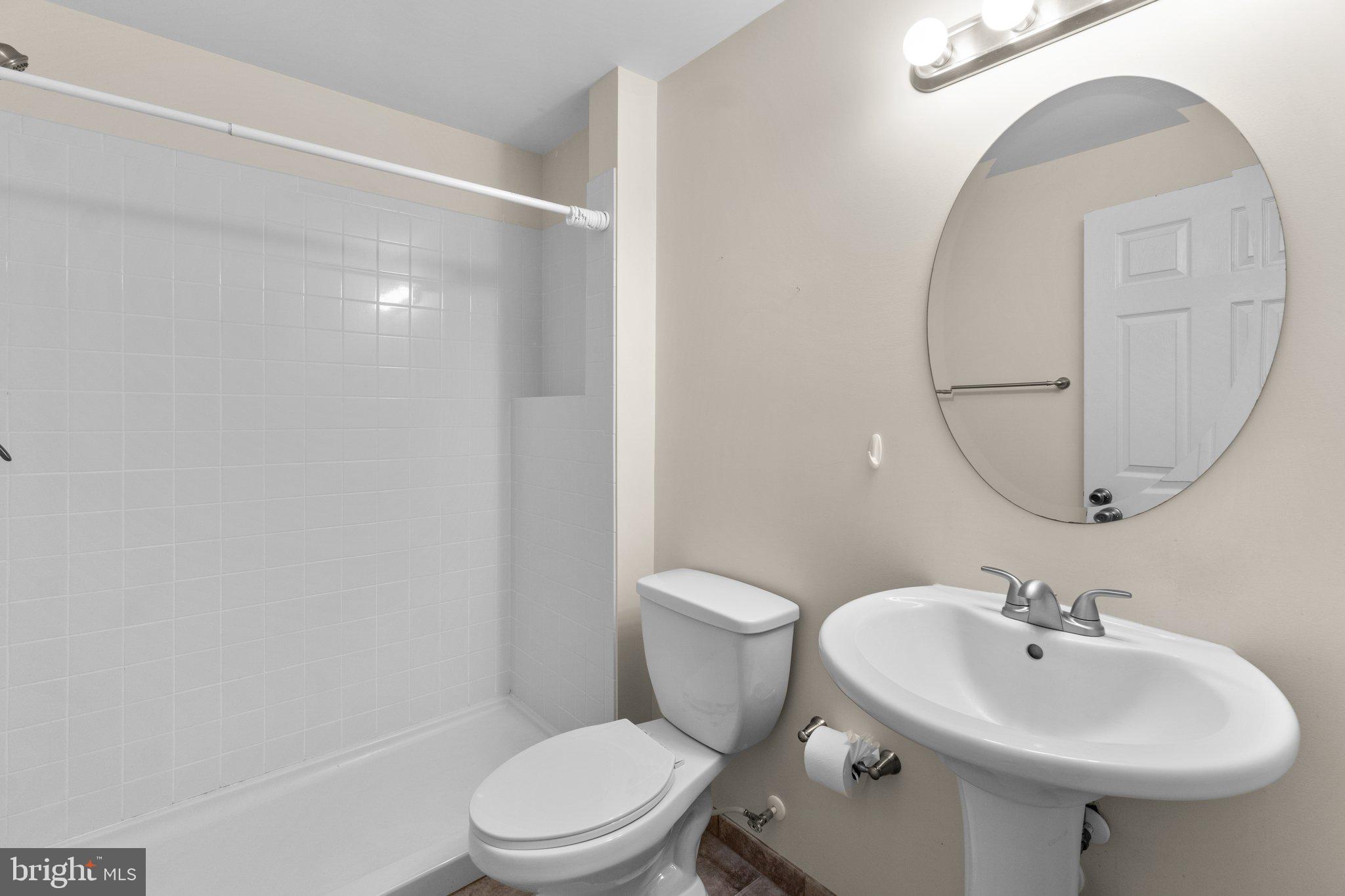 TOWN OF ROUND HILL - Residential