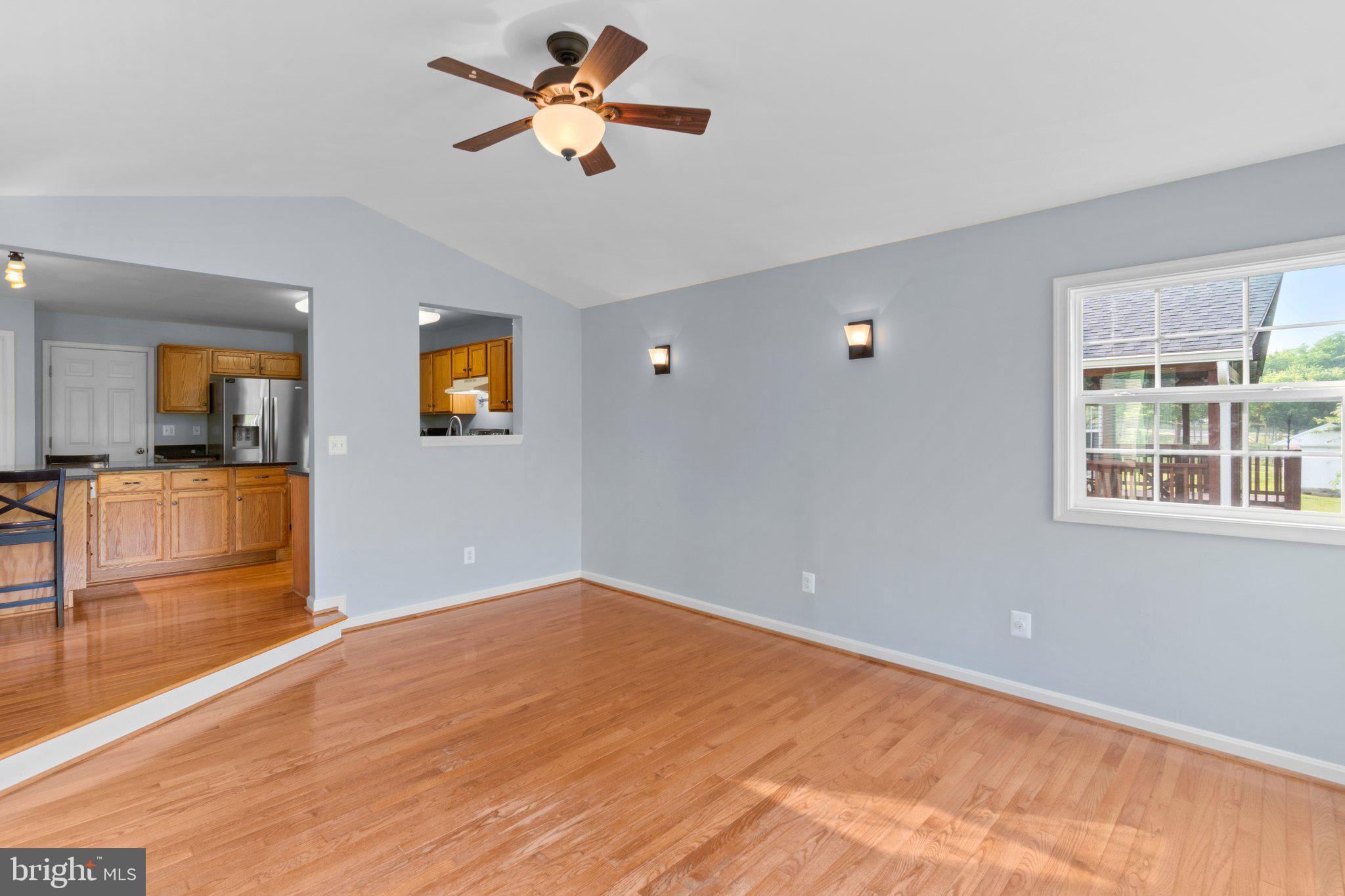 TOWN OF ROUND HILL - Residential