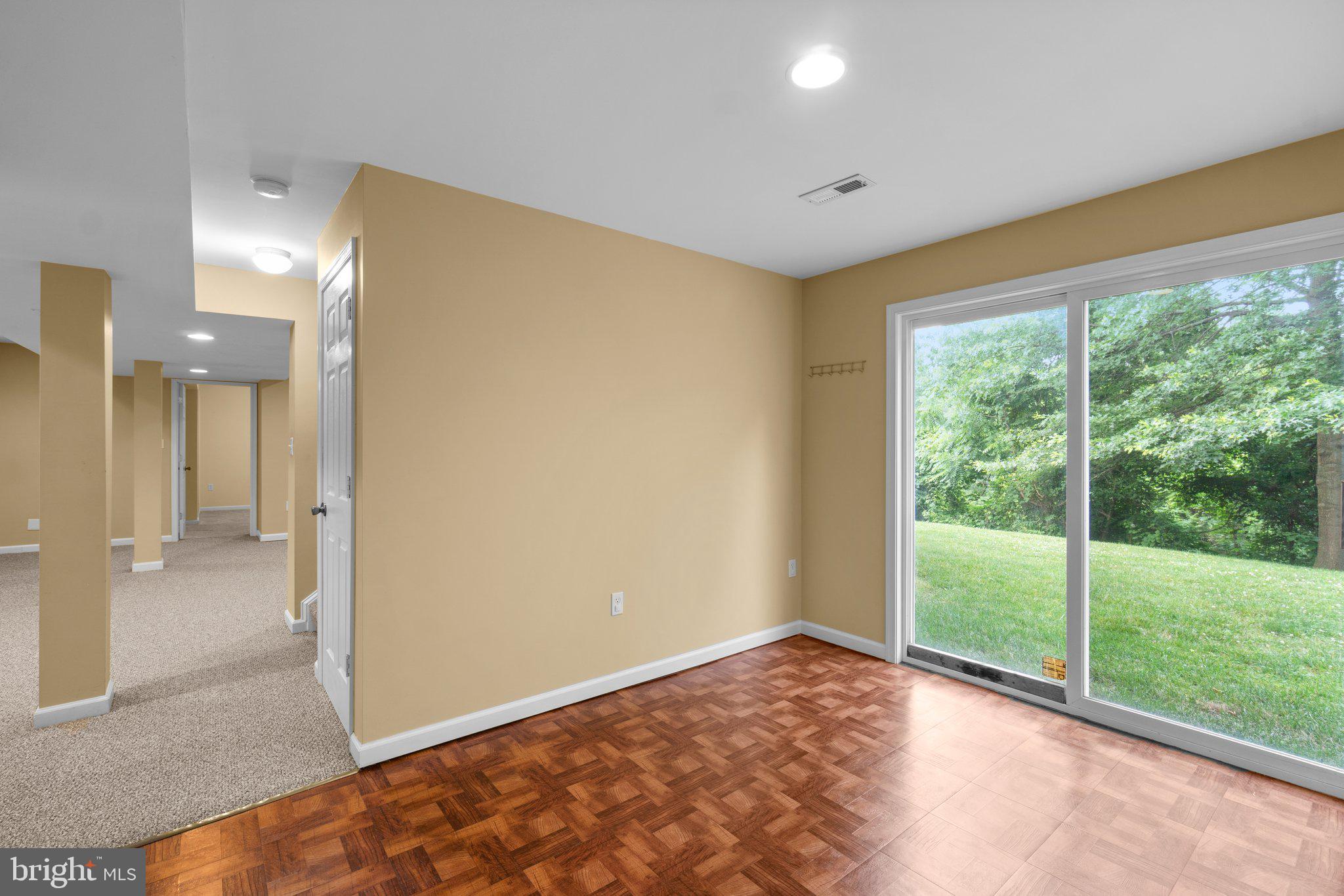 TOWN OF ROUND HILL - Residential