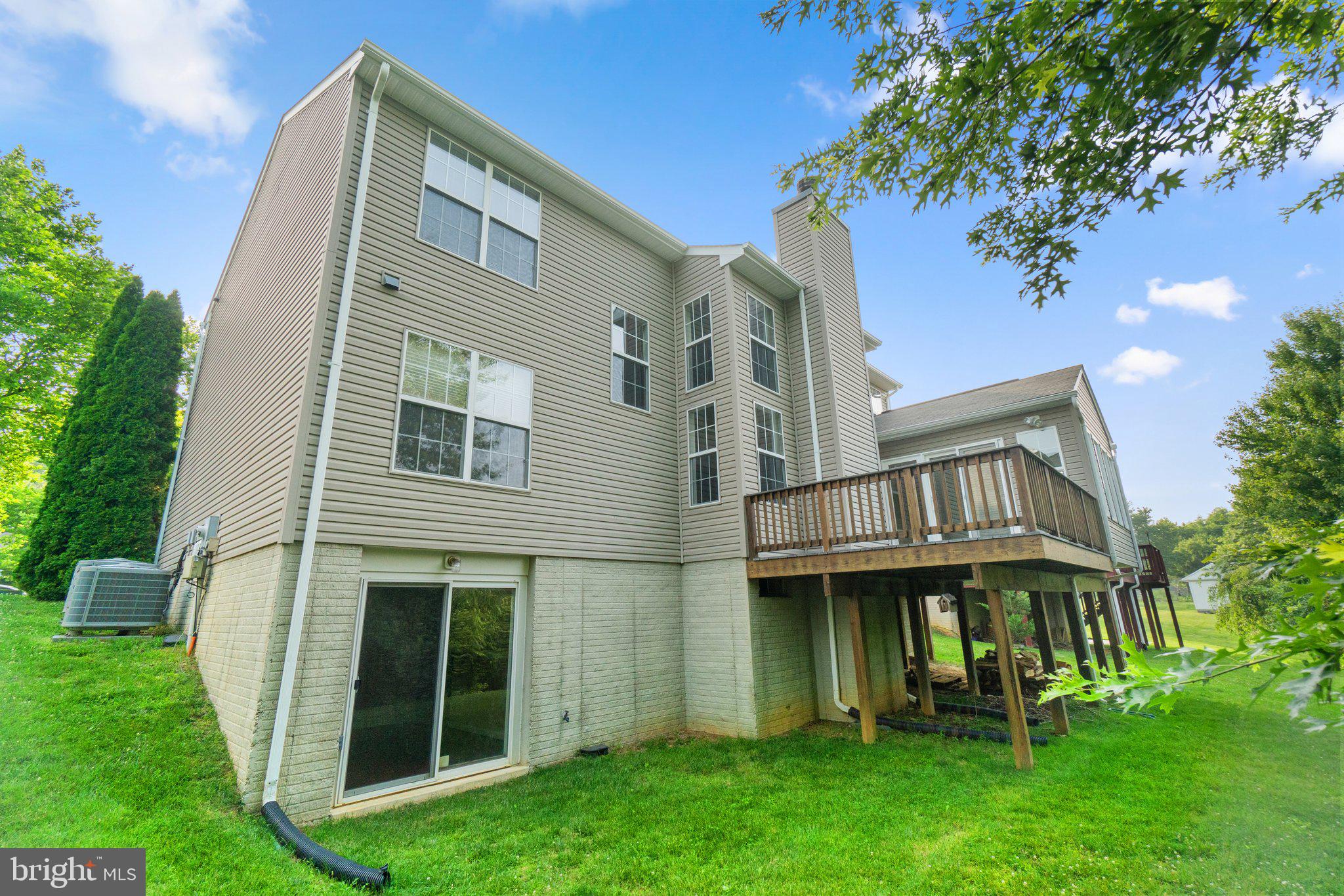 TOWN OF ROUND HILL - Residential