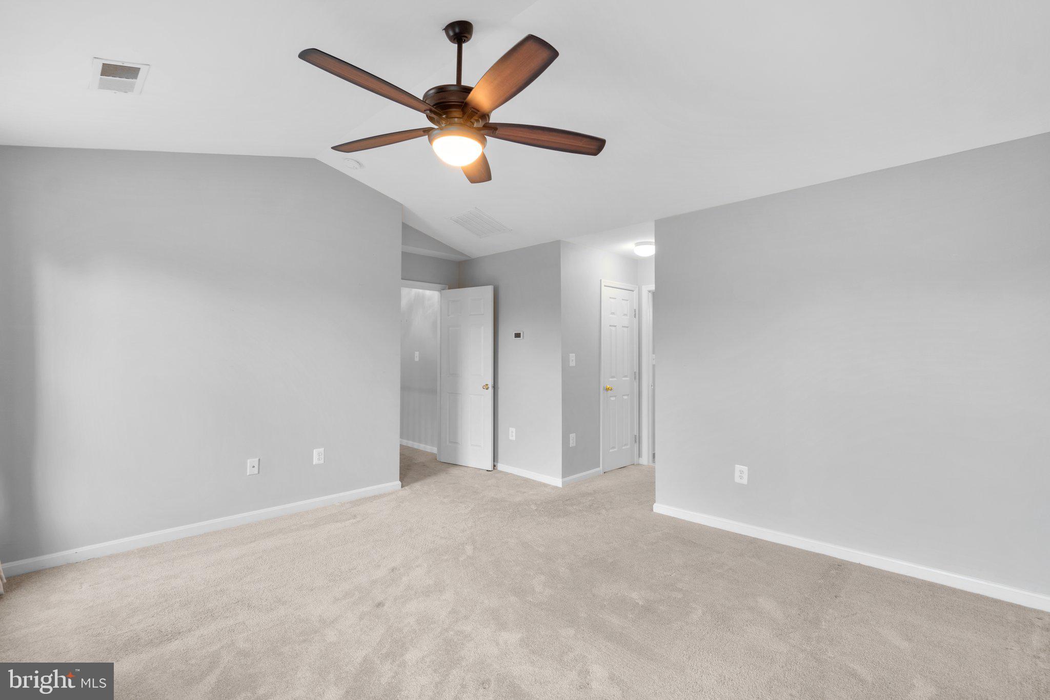 TOWN OF ROUND HILL - Residential