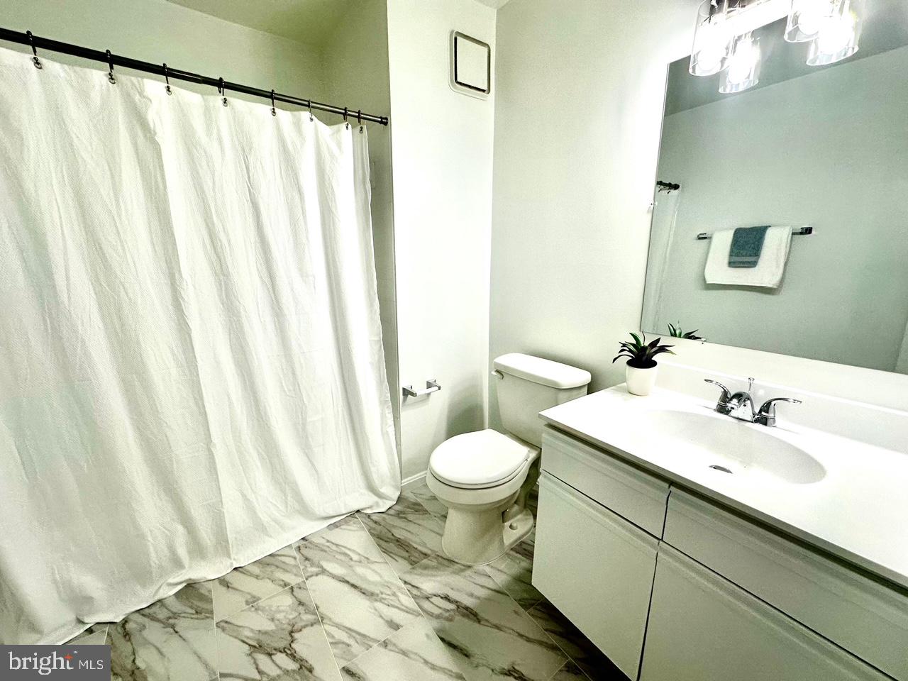 VISTAS 2 AT LAUREL - Residential