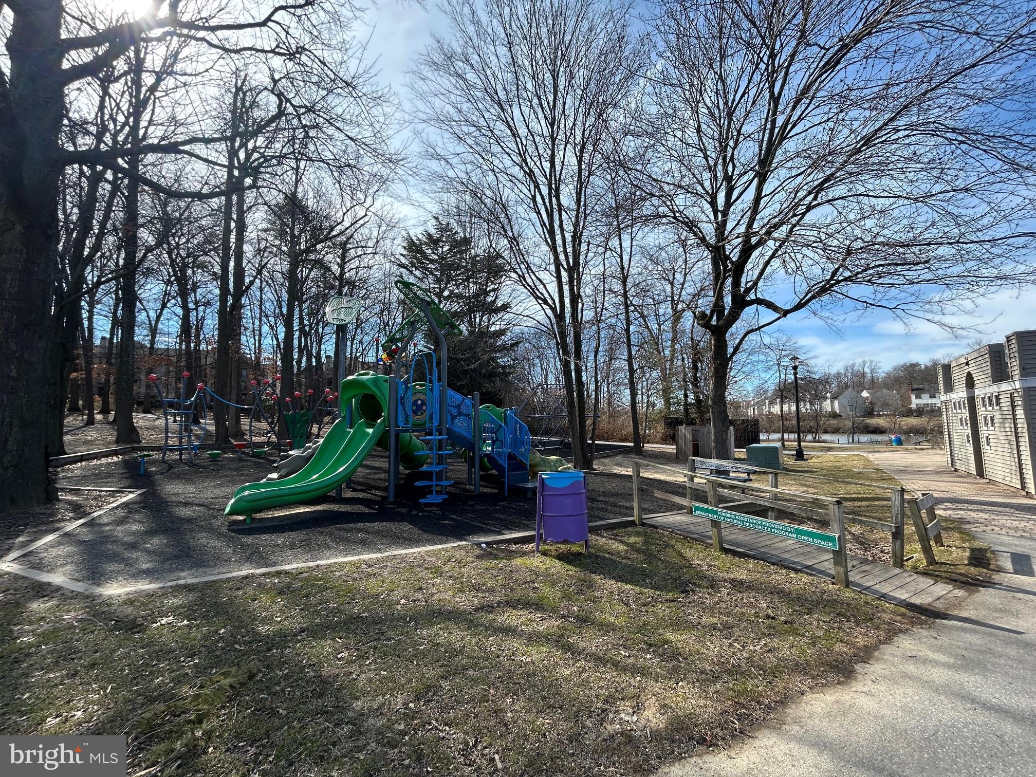 VISTAS 2 AT LAUREL - Residential