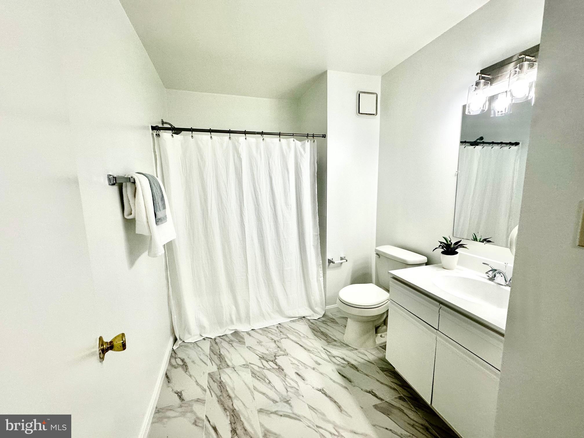 VISTAS 2 AT LAUREL - Residential