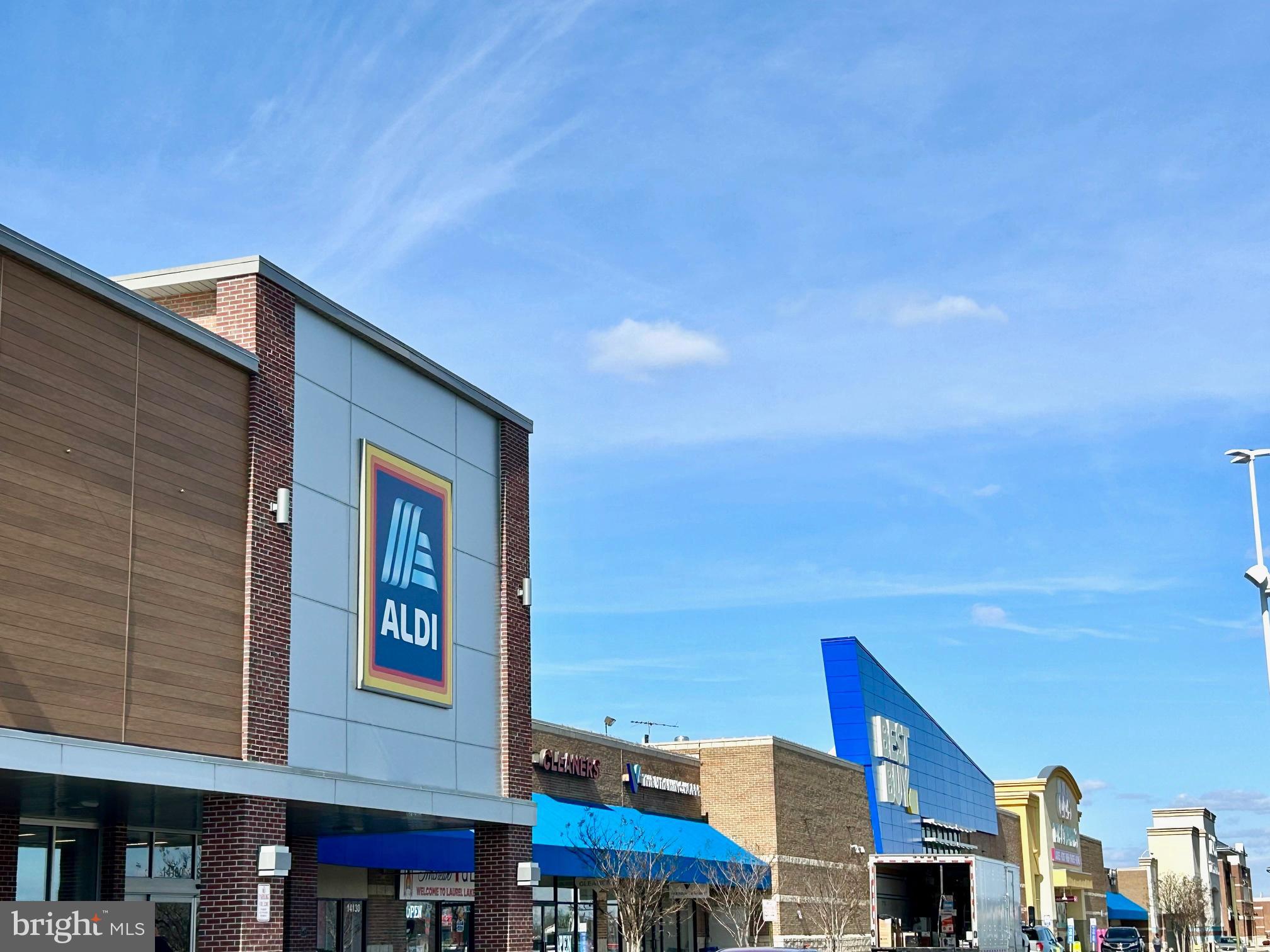 VISTAS 2 AT LAUREL - Residential