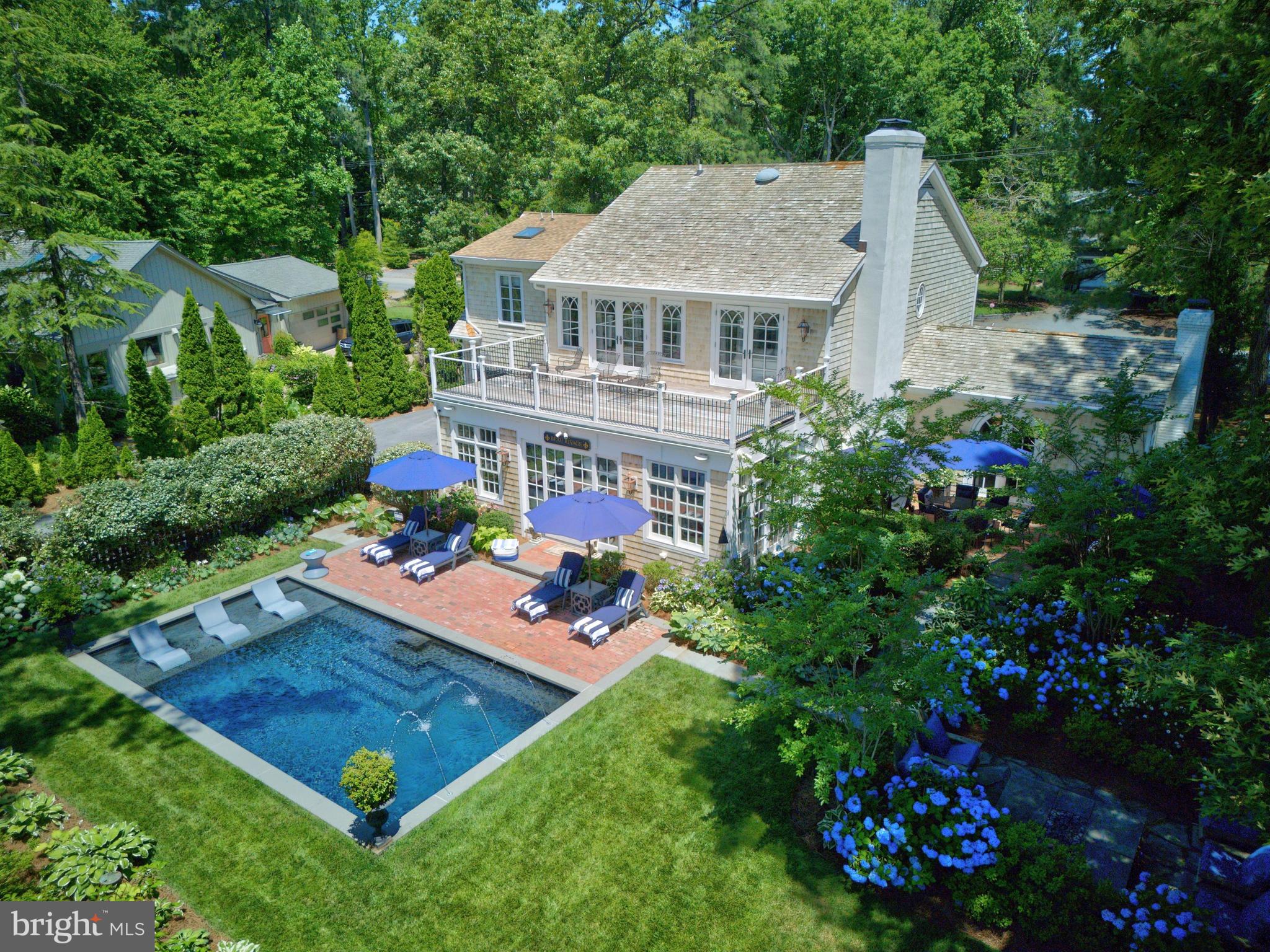 12 WEST SIDE DRIVE