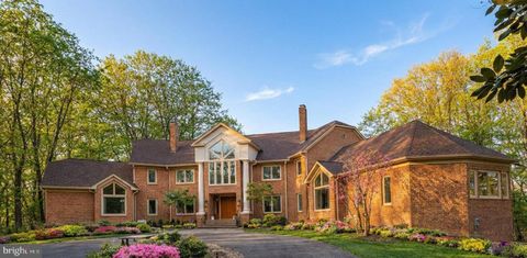 Homes For Sale - 7003 Fawn Trail Court<br/> BETHESDA, MD 20817