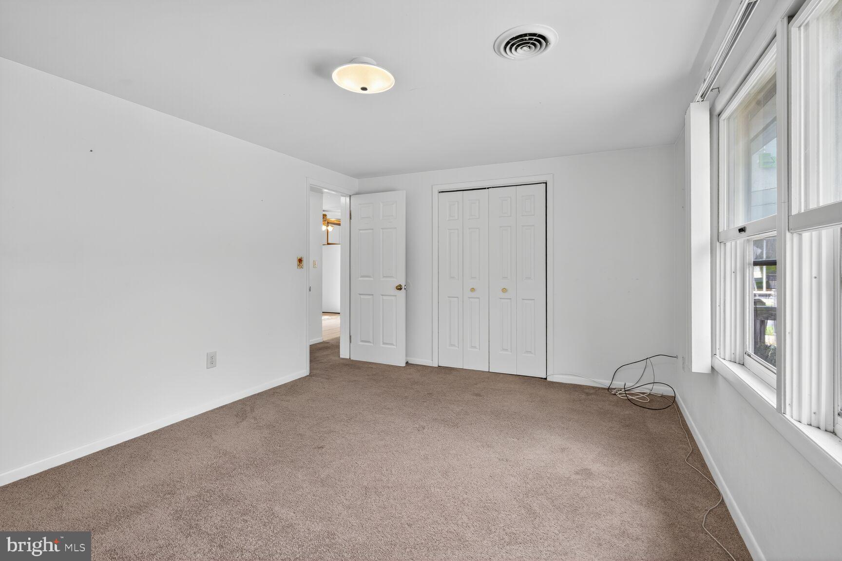 BLAIR - Commercial Sale