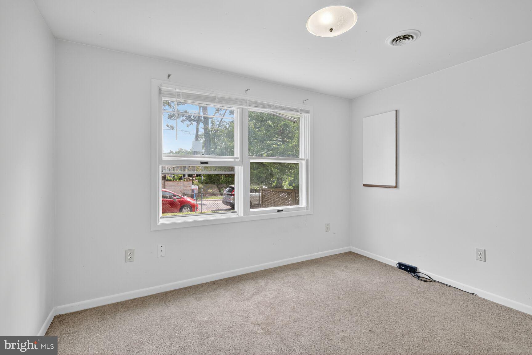 BLAIR - Commercial Sale