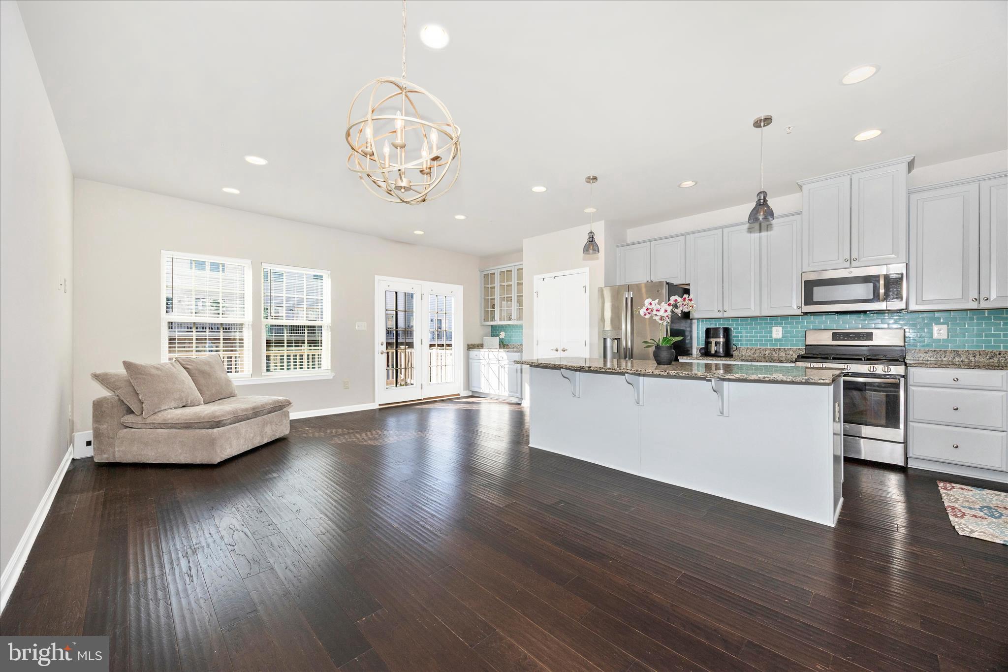 OAKDALE VILLAGE - Residential