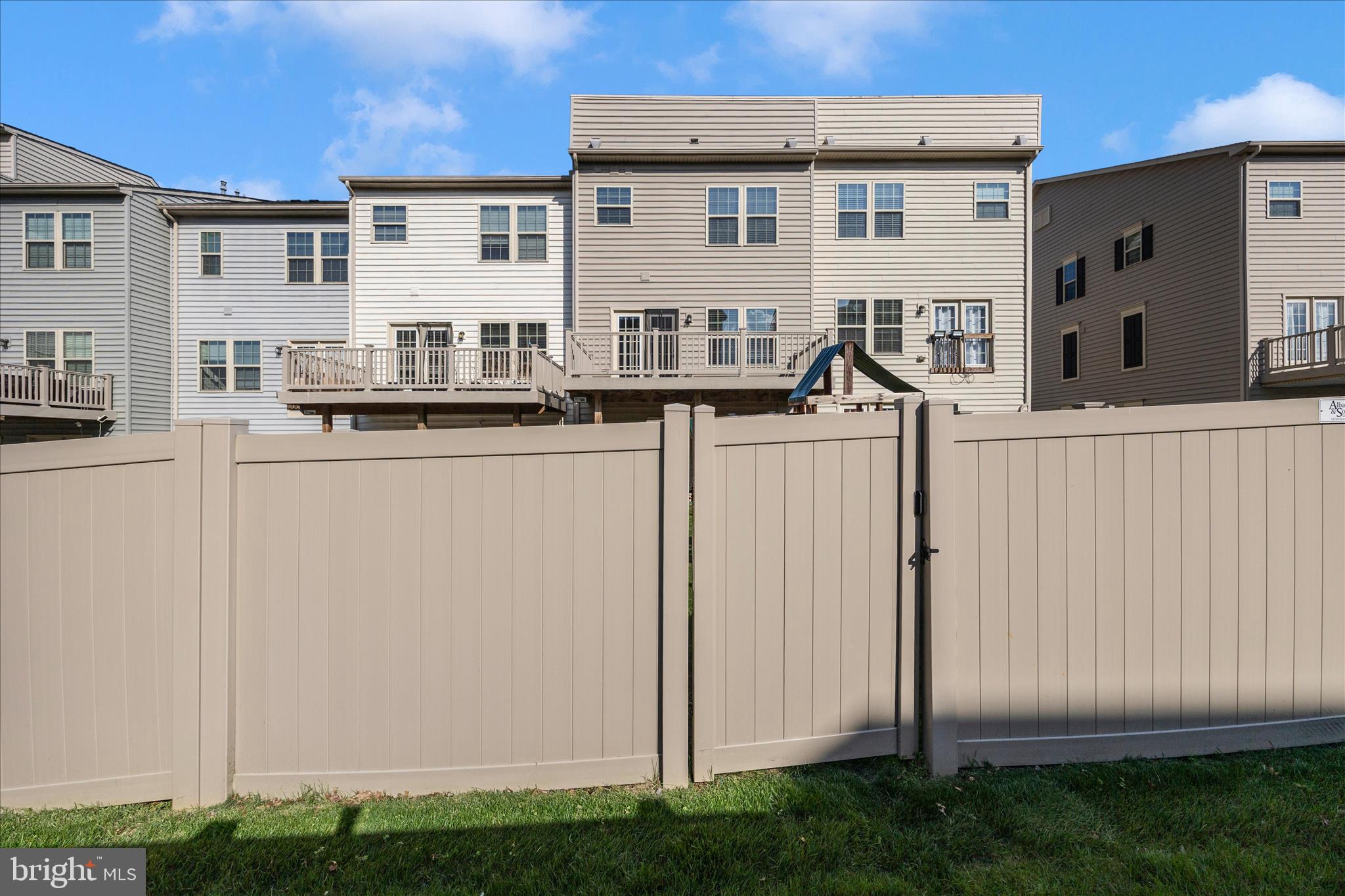 OAKDALE VILLAGE - Residential