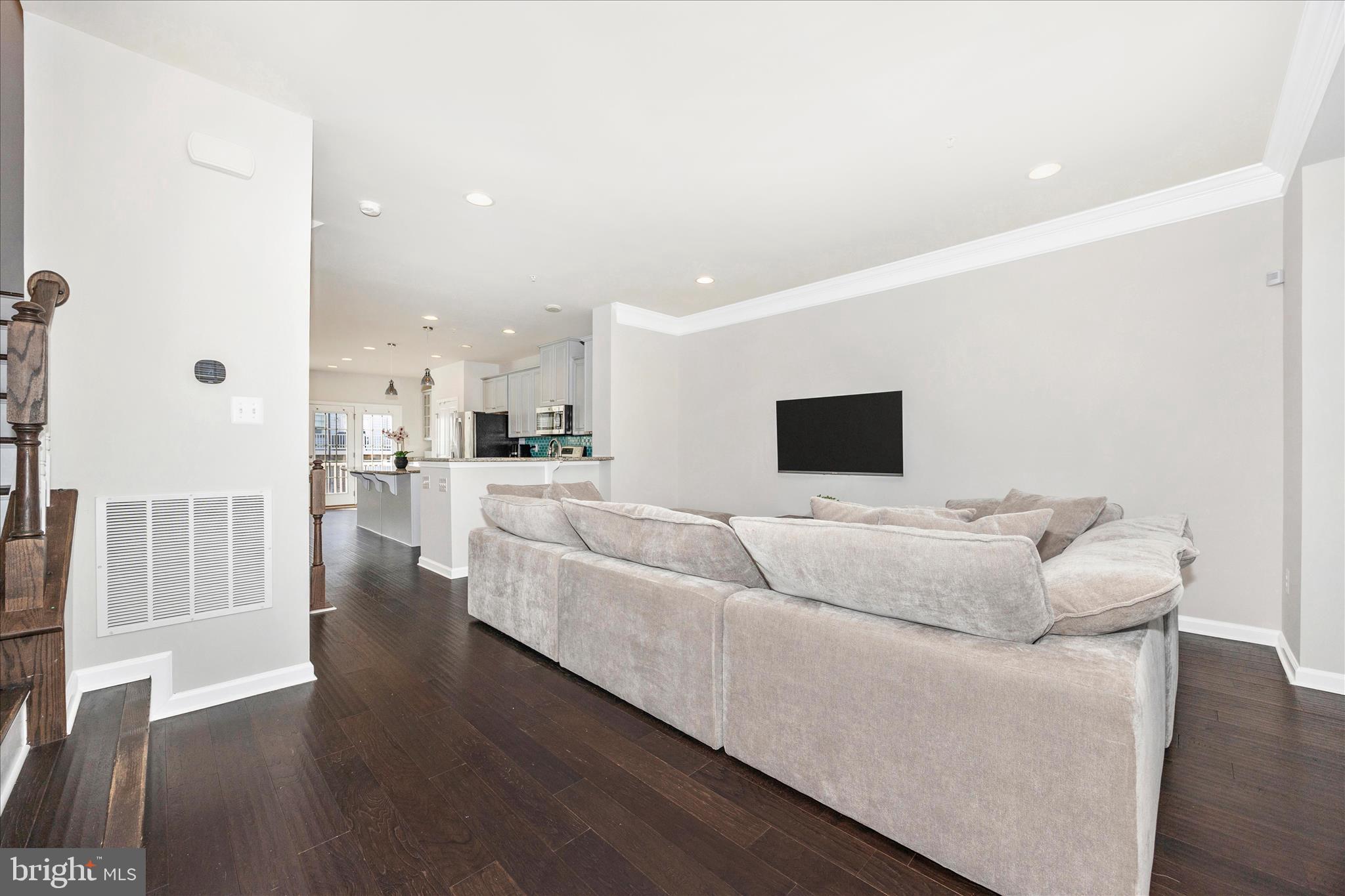 OAKDALE VILLAGE - Residential