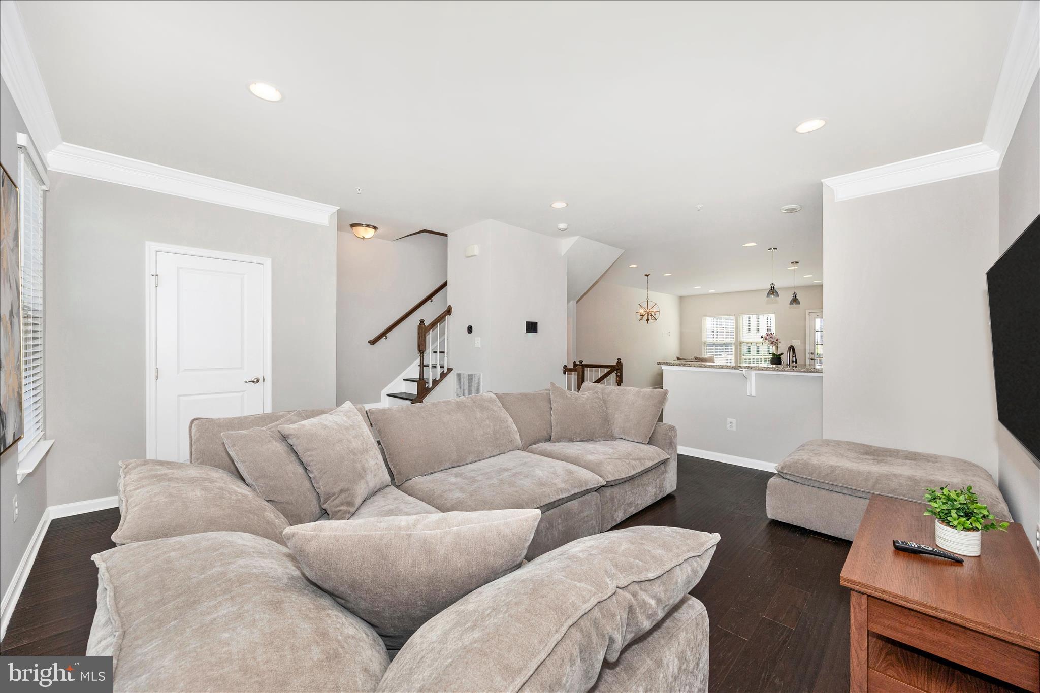 OAKDALE VILLAGE - Residential