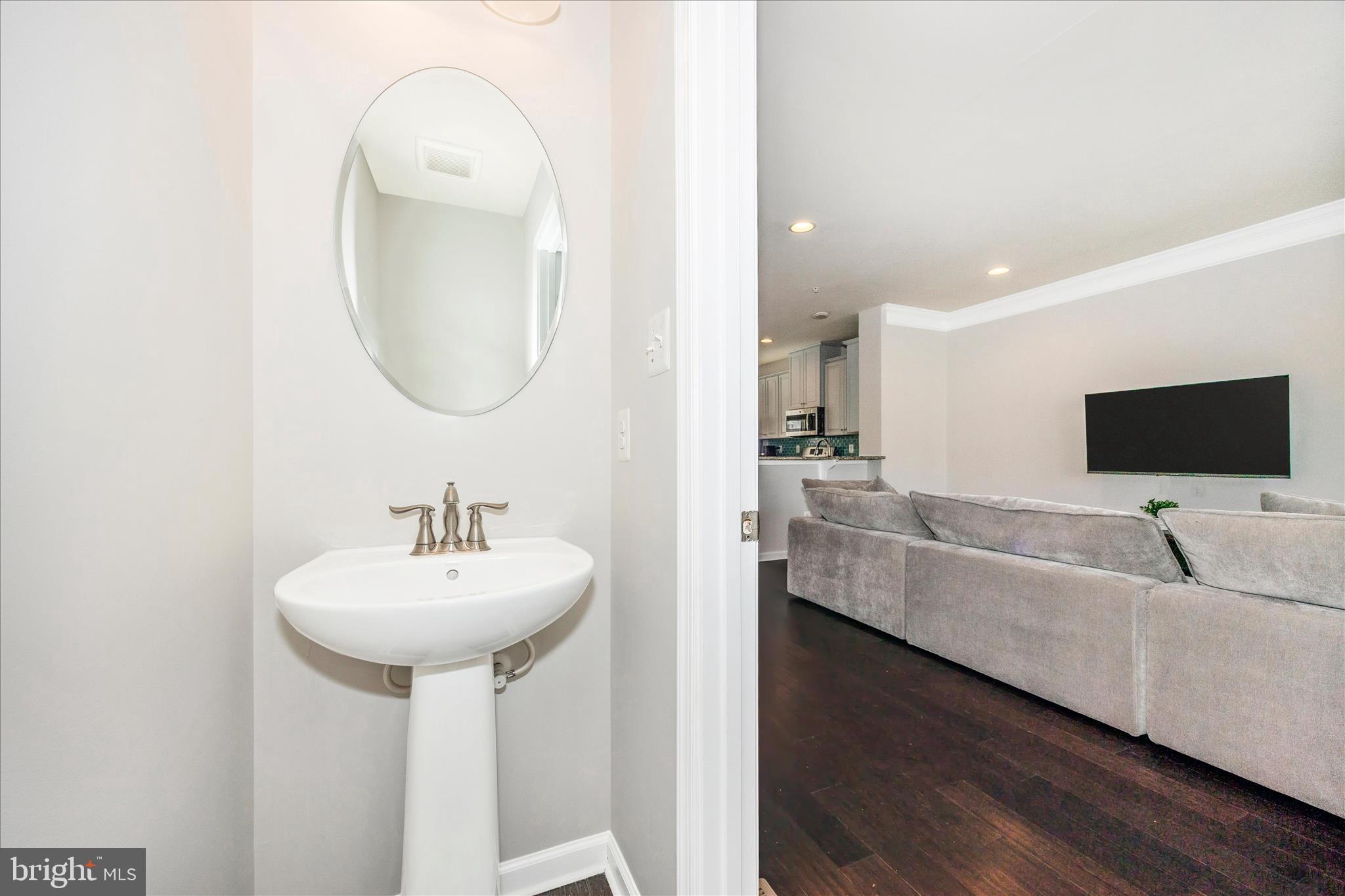 OAKDALE VILLAGE - Residential