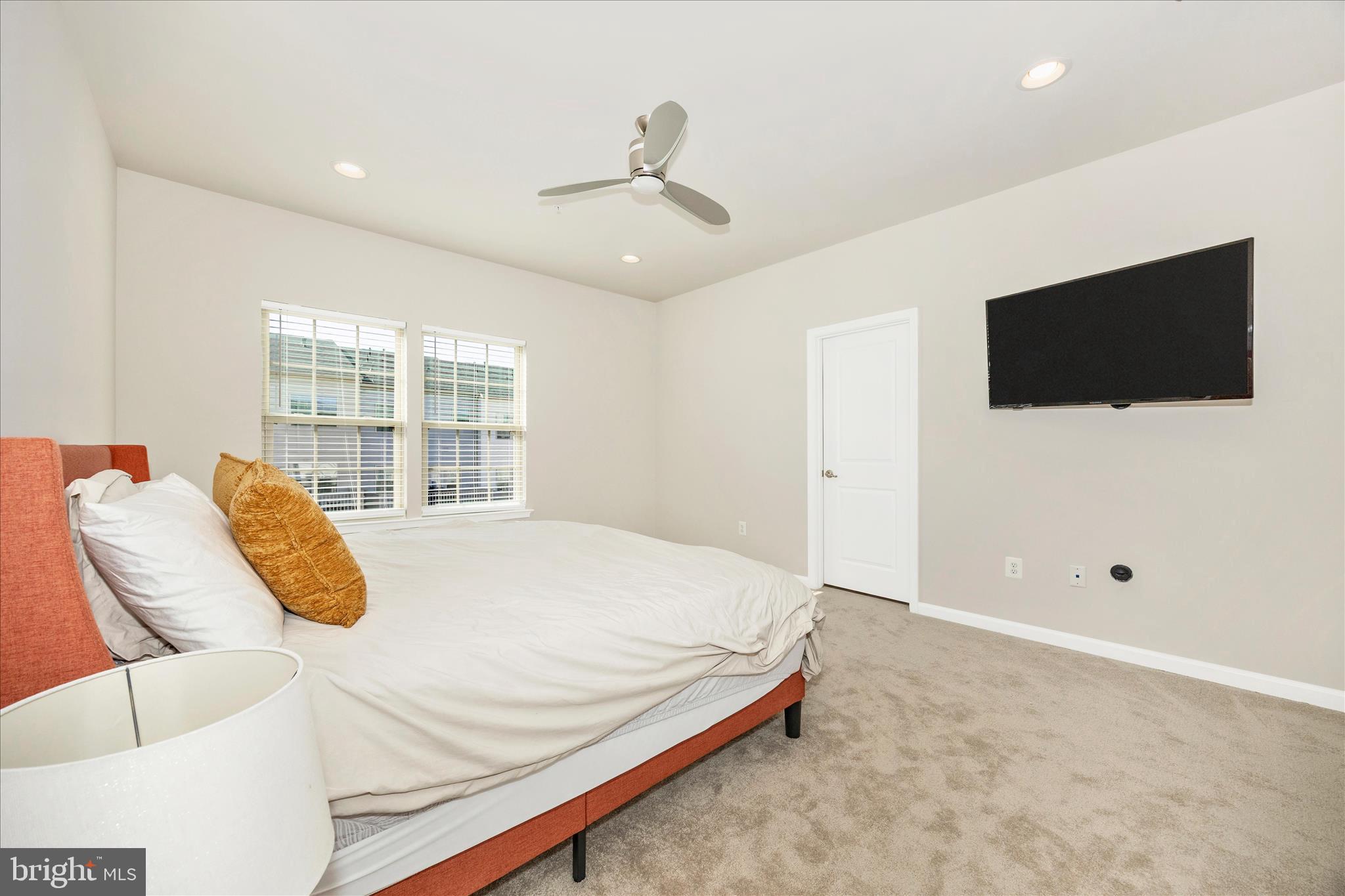 OAKDALE VILLAGE - Residential