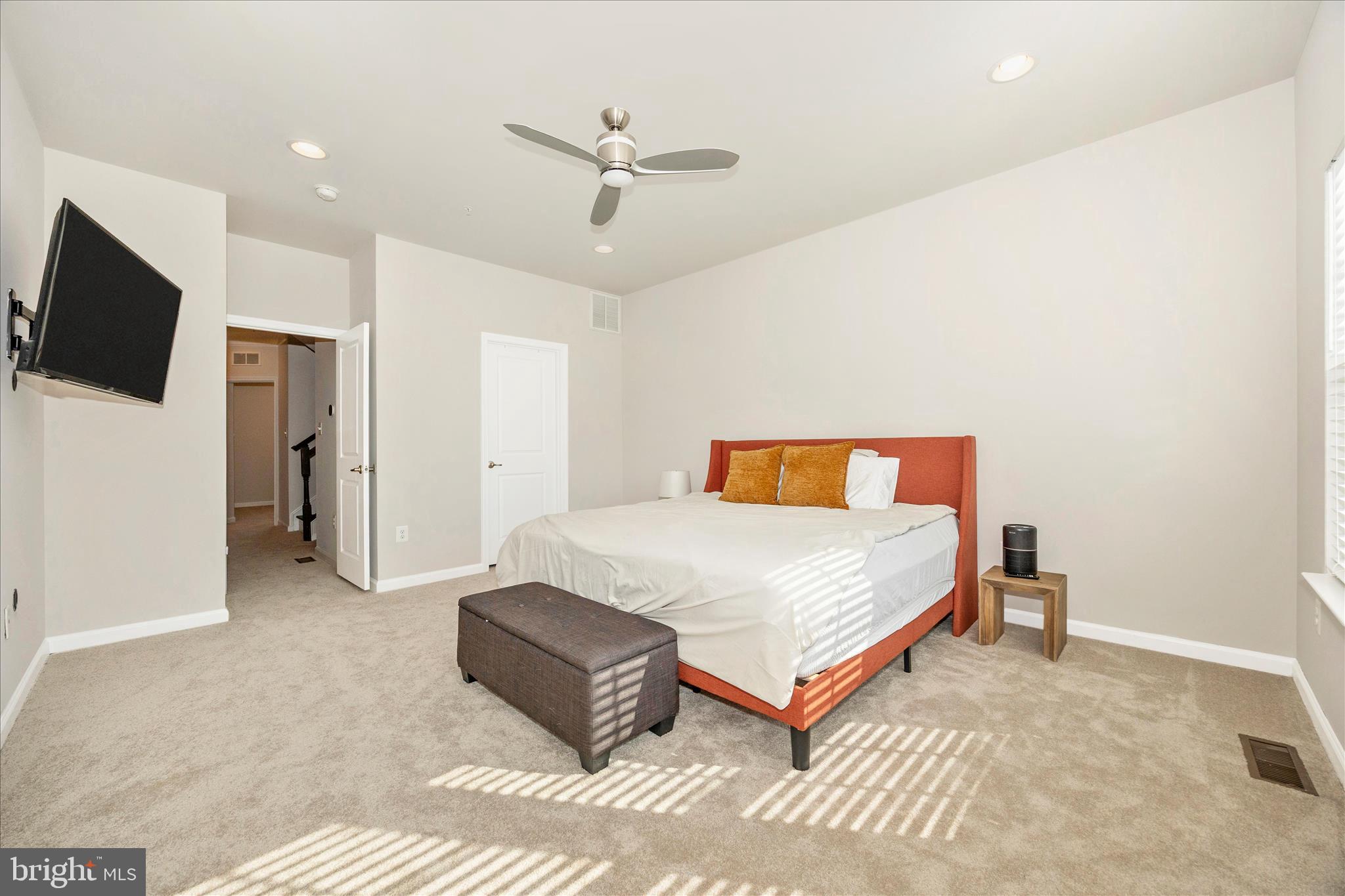 OAKDALE VILLAGE - Residential