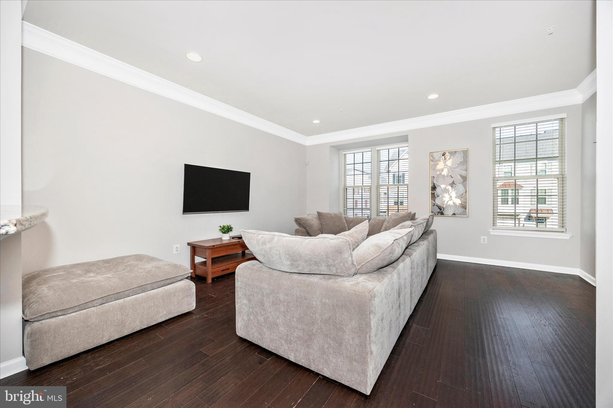 OAKDALE VILLAGE - Residential