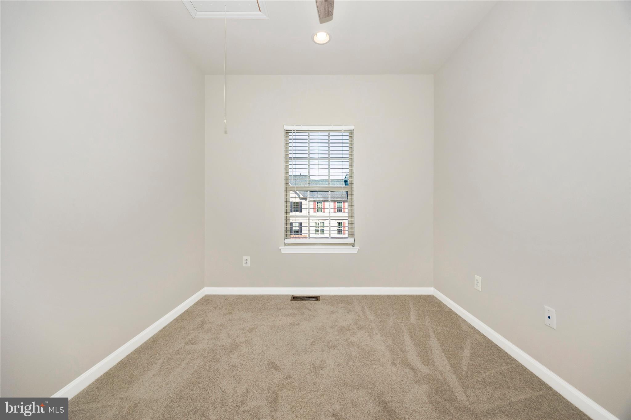 OAKDALE VILLAGE - Residential