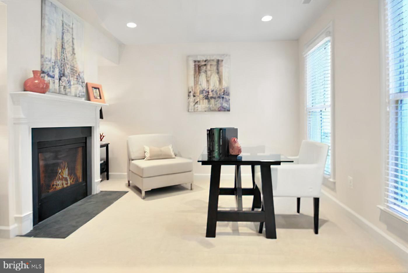 CHATHAM SQUARE - Residential Lease