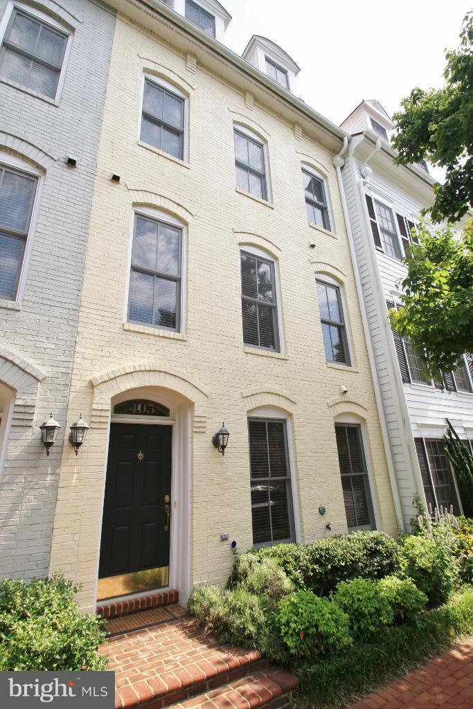 CHATHAM SQUARE - Residential Lease