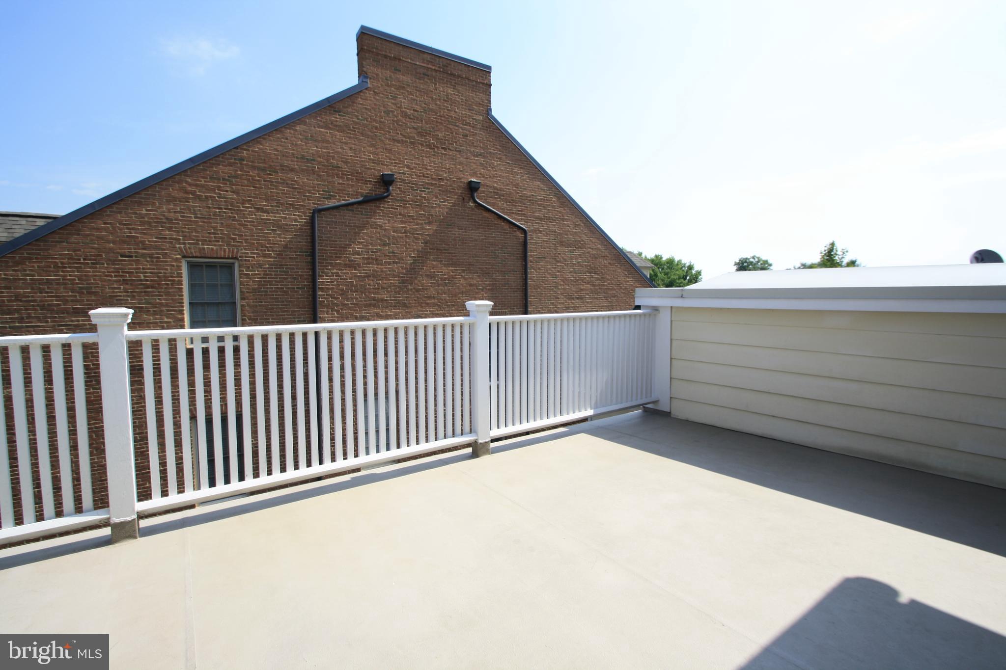 CHATHAM SQUARE - Residential Lease