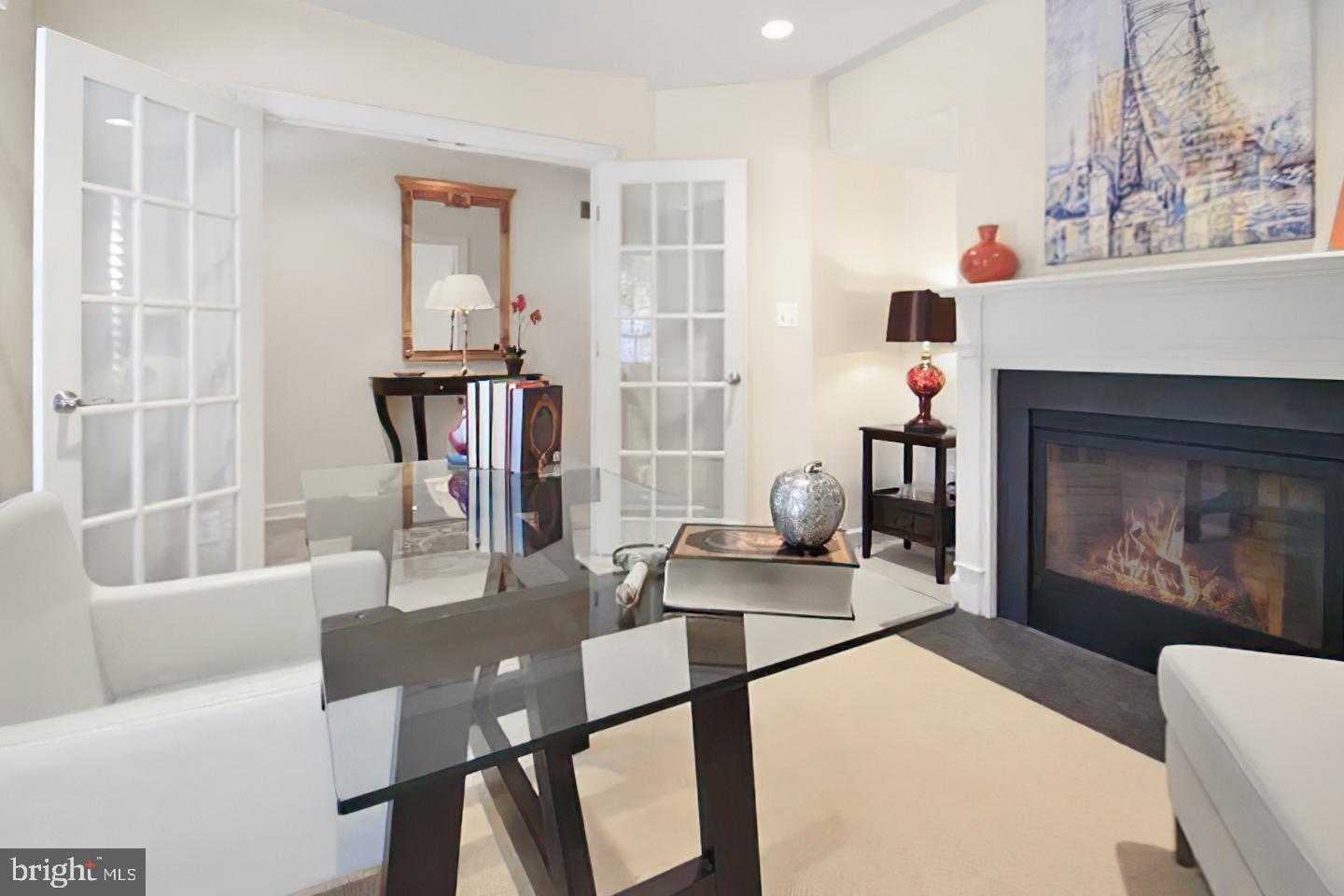 CHATHAM SQUARE - Residential Lease