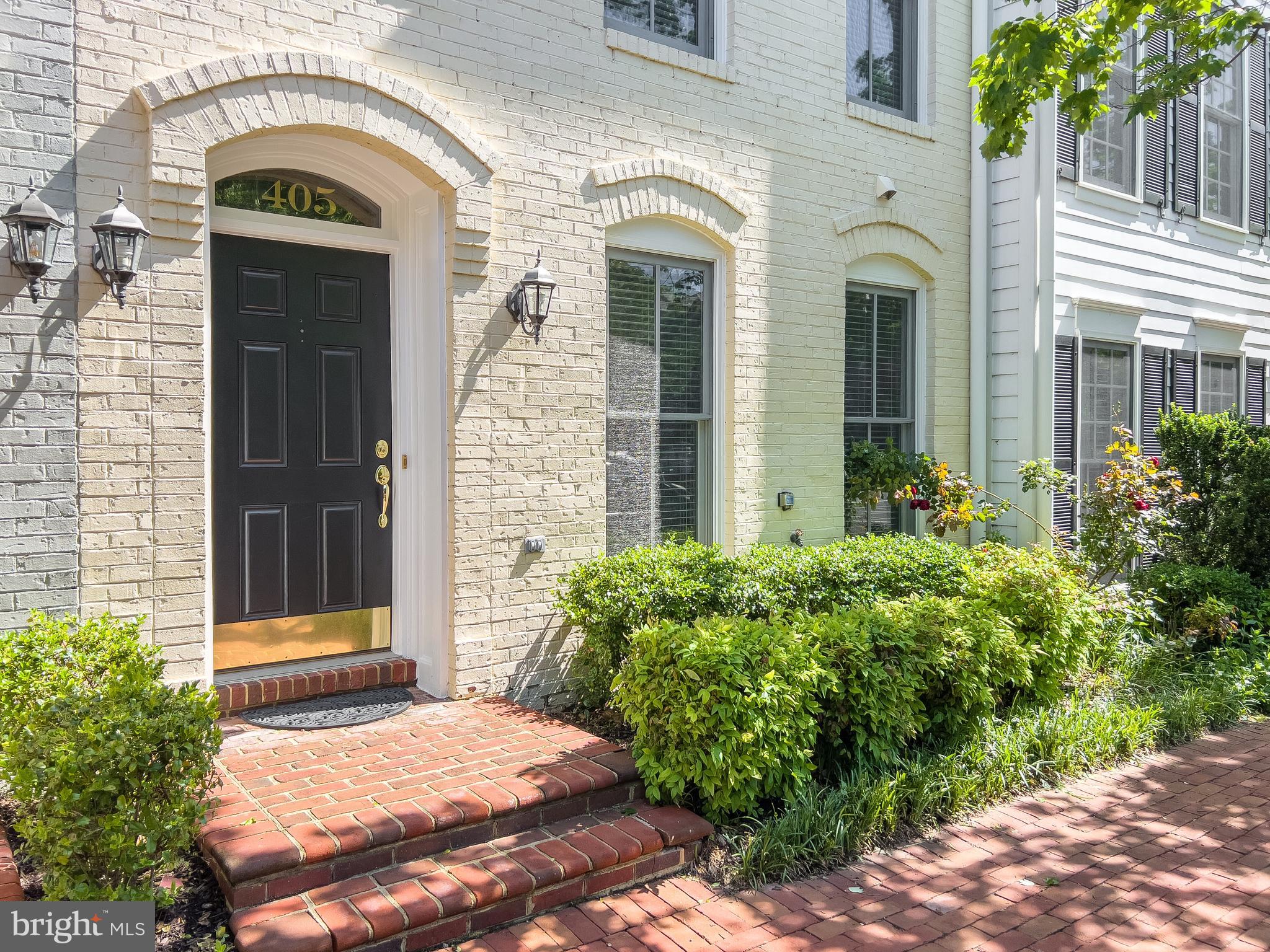 CHATHAM SQUARE - Residential Lease