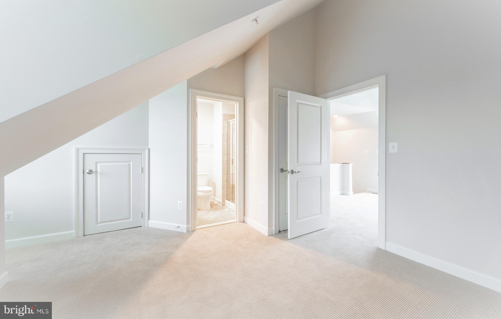 CHATHAM SQUARE - Residential Lease